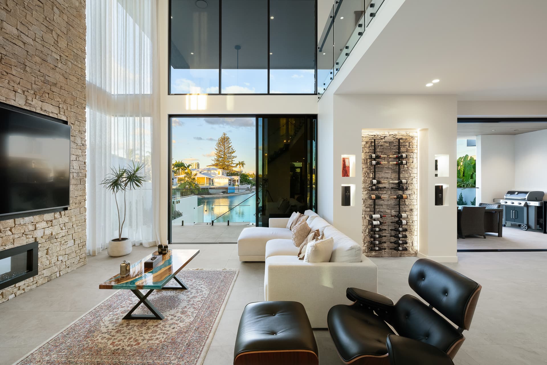7/19B Riverside Crescent, Broadbeach Waters - Thumbnail 5
