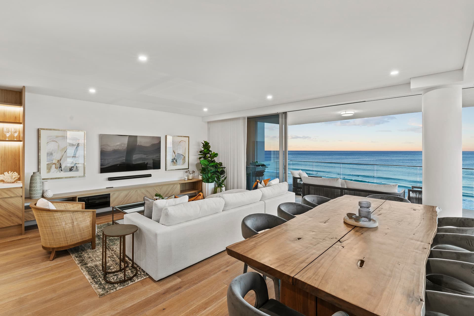 501/460 The Esplanade, Palm Beach, QLD, 4221, Palm Beach - Thumbnail 2