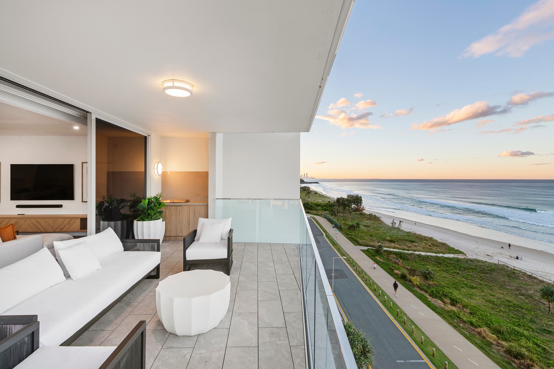 501/460 The Esplanade, Palm Beach, QLD, 4221, Palm Beach - Thumbnail 3