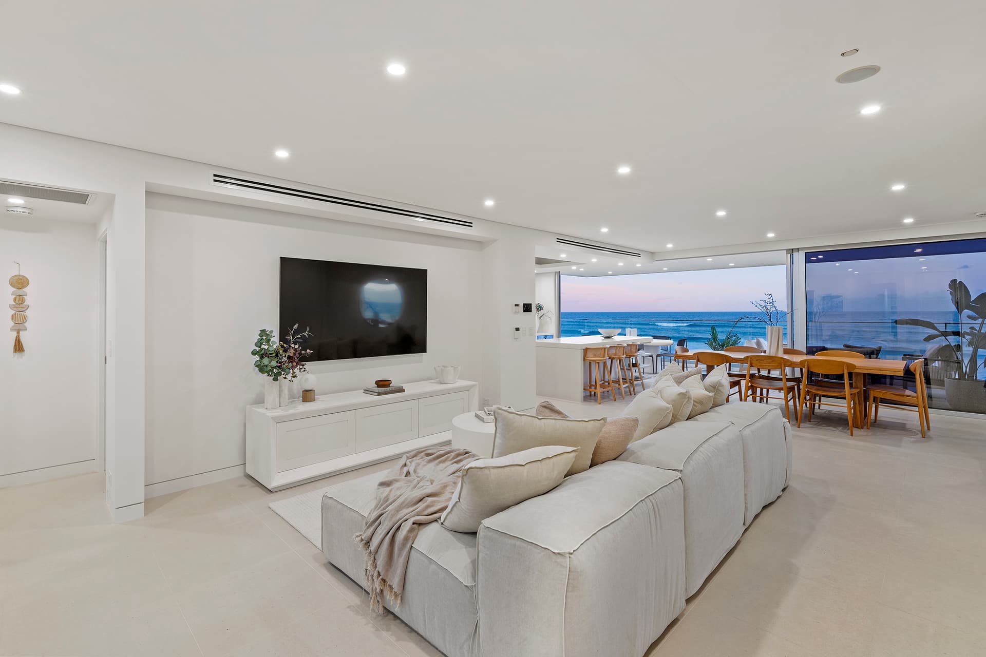 3/197 Jefferson Lane, Palm Beach, QLD, 4221, Palm Beach - Thumbnail 3