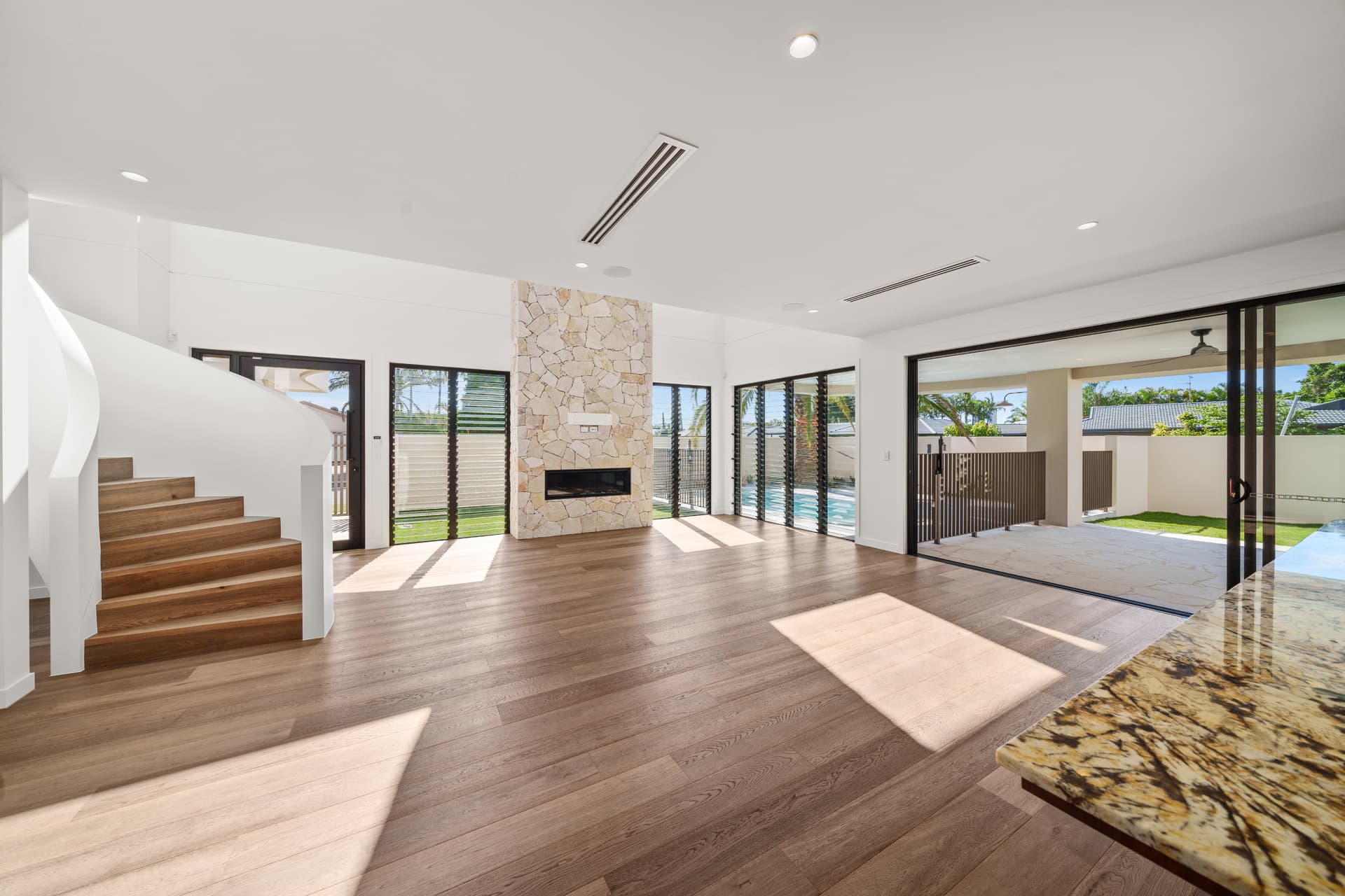 2 Rawlinna Drive, Mermaid Waters, QLD, 4218, Mermaid Waters - Thumbnail 7