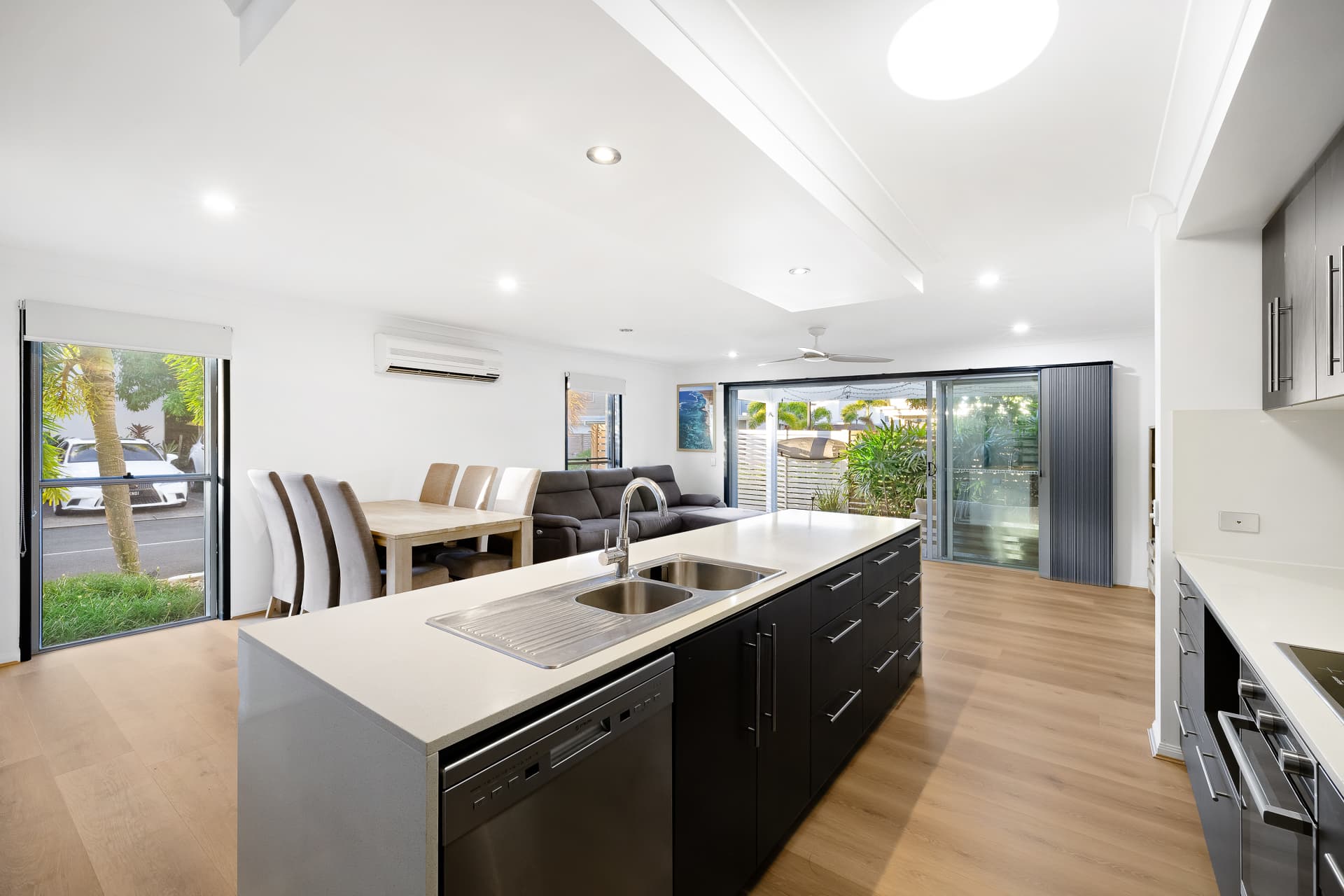 15 Porto  Boulevard, Burleigh Waters, QLD, 4220, Burleigh Waters - Thumbnail 5