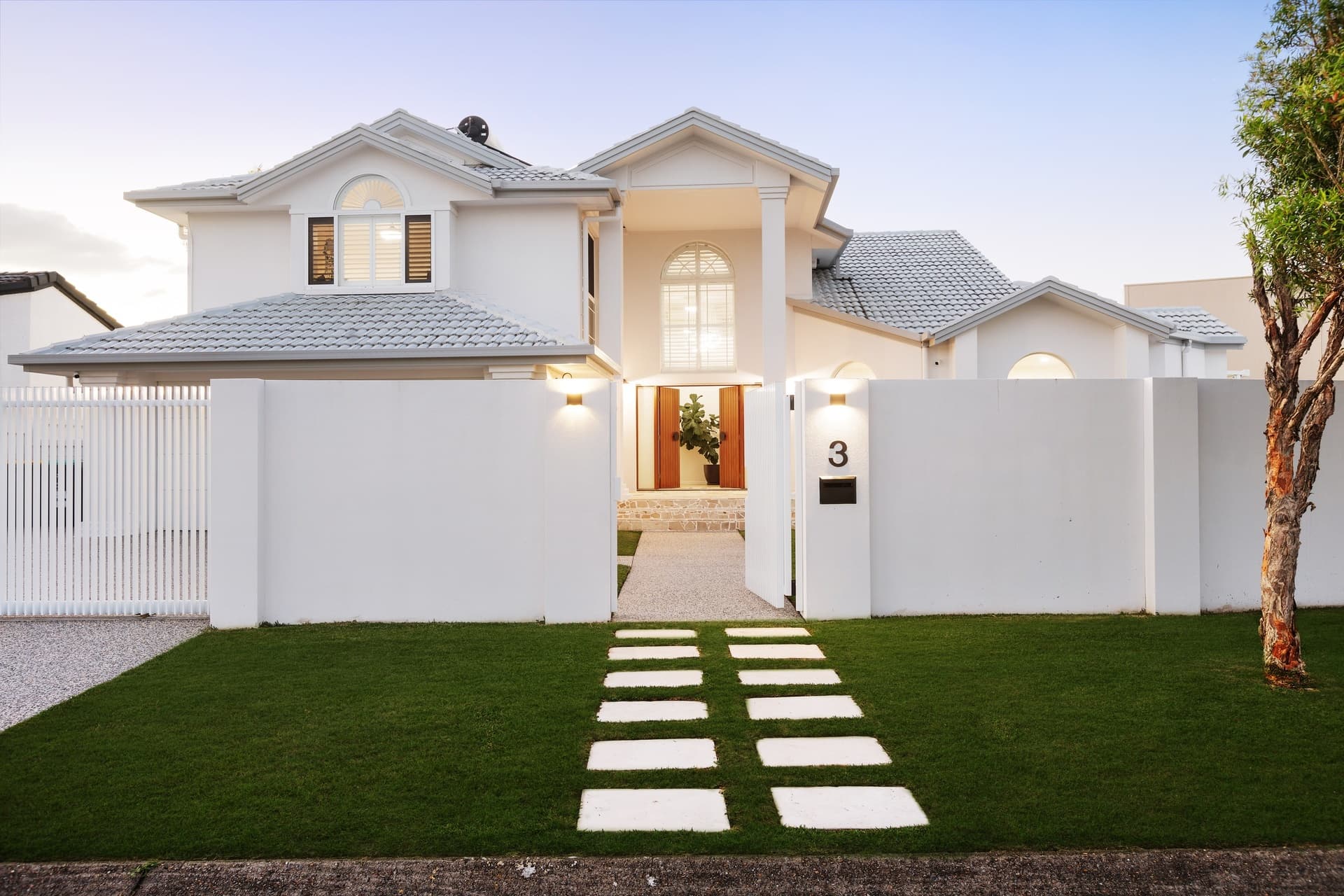 3 Santabelle Crescent , Clear Island Waters, QLD, 4226, Clear Island Waters - Thumbnail 4