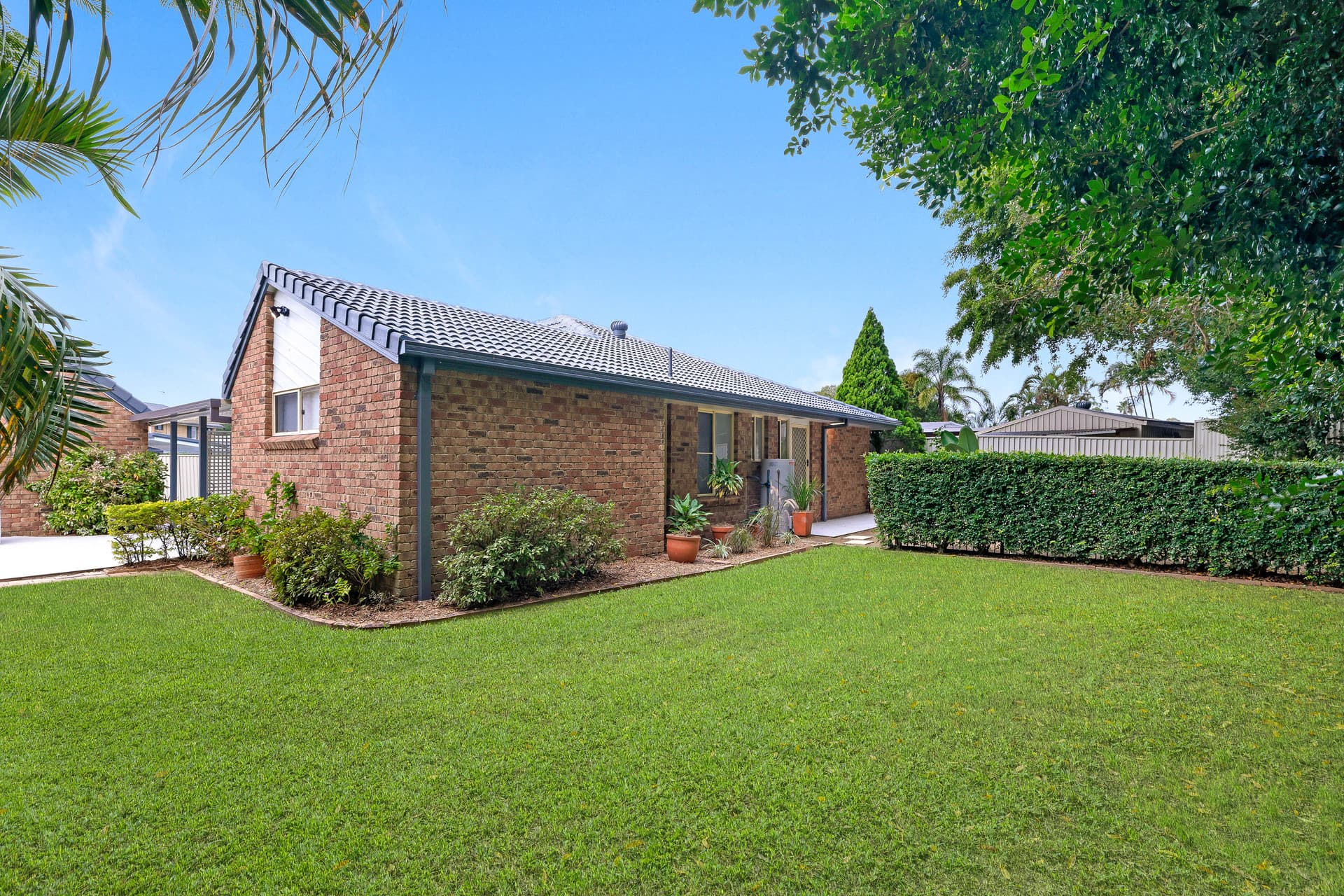 4/75 A Cobar Street, Mermaid Waters - Thumbnail 3