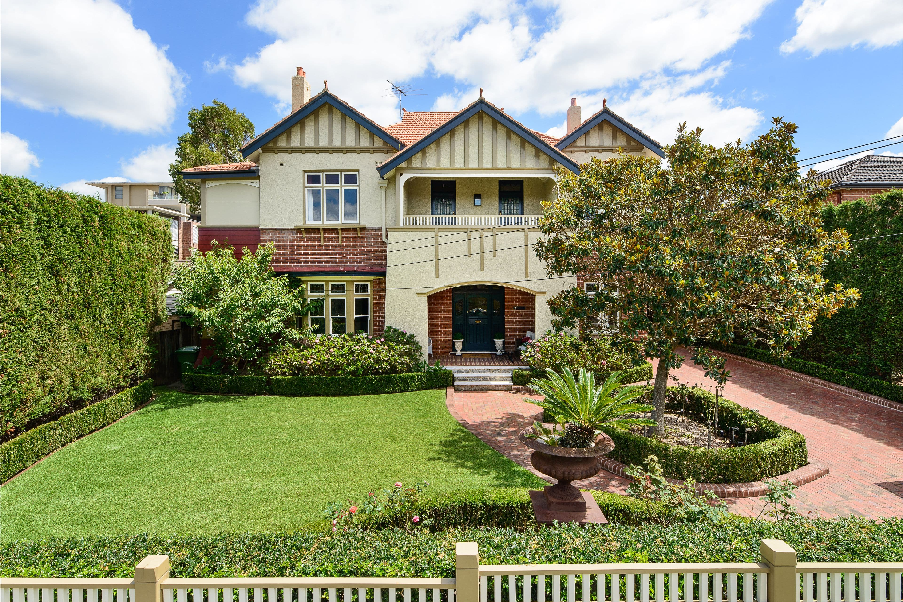 22 Russell Avenue, Lindfield NSW 2070, Lindfield - Image 1