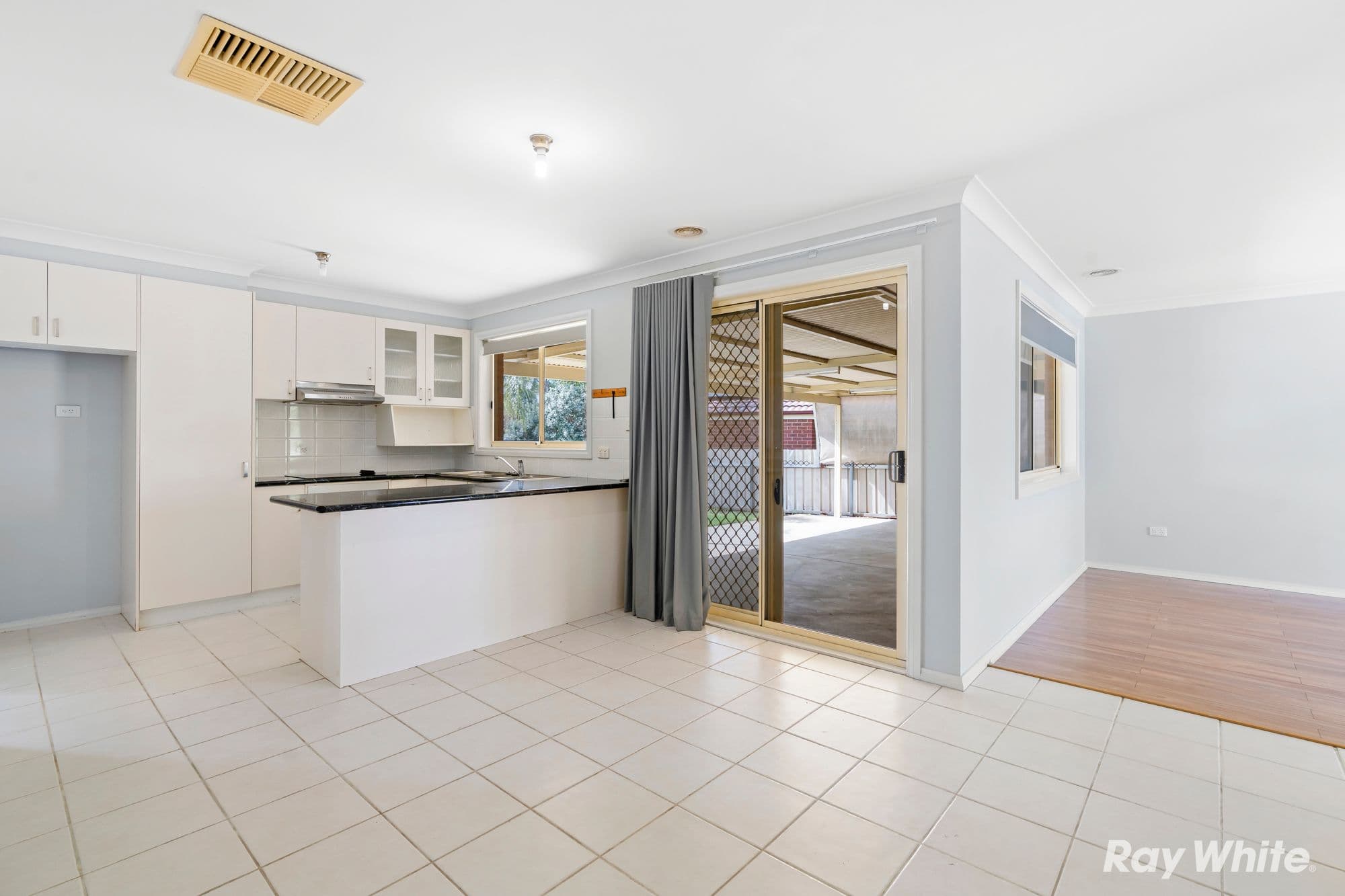 23 Kaldari Crescent, Glenfield Park NSW 2650, Glenfield Park - Thumbnail 5
