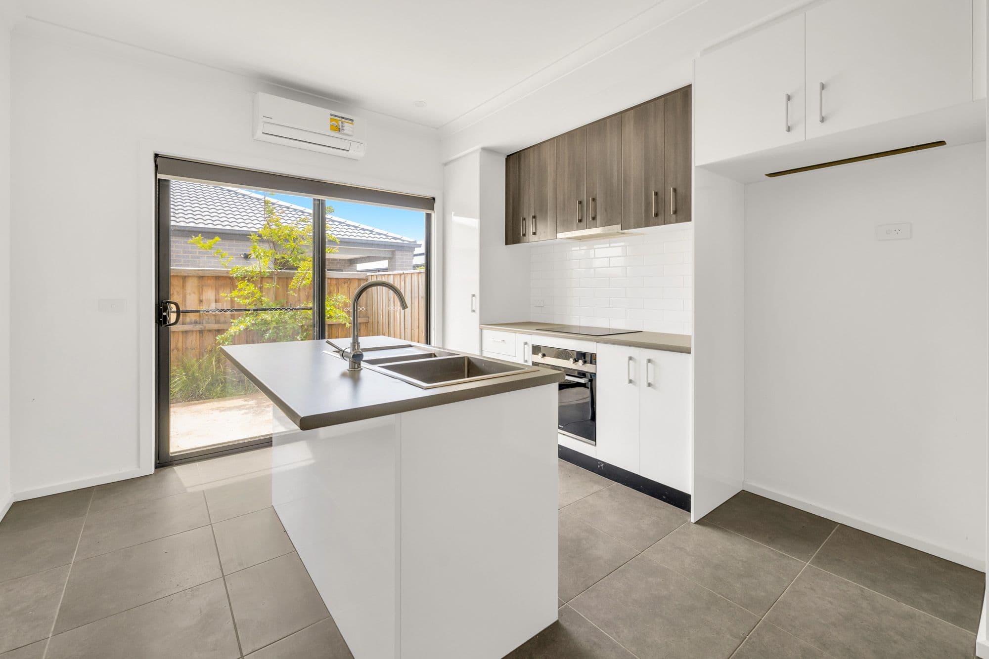 18 Melotte Place, Wyndham Vale VIC 3024, Wyndham Vale - Thumbnail 2