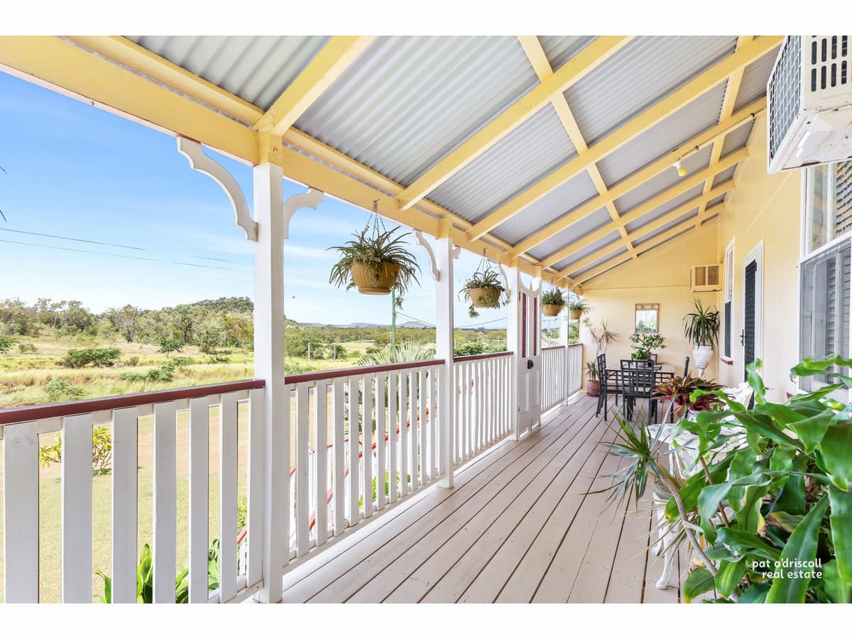 1/27 Harnett Avenue, Burleigh Waters - Thumbnail 2