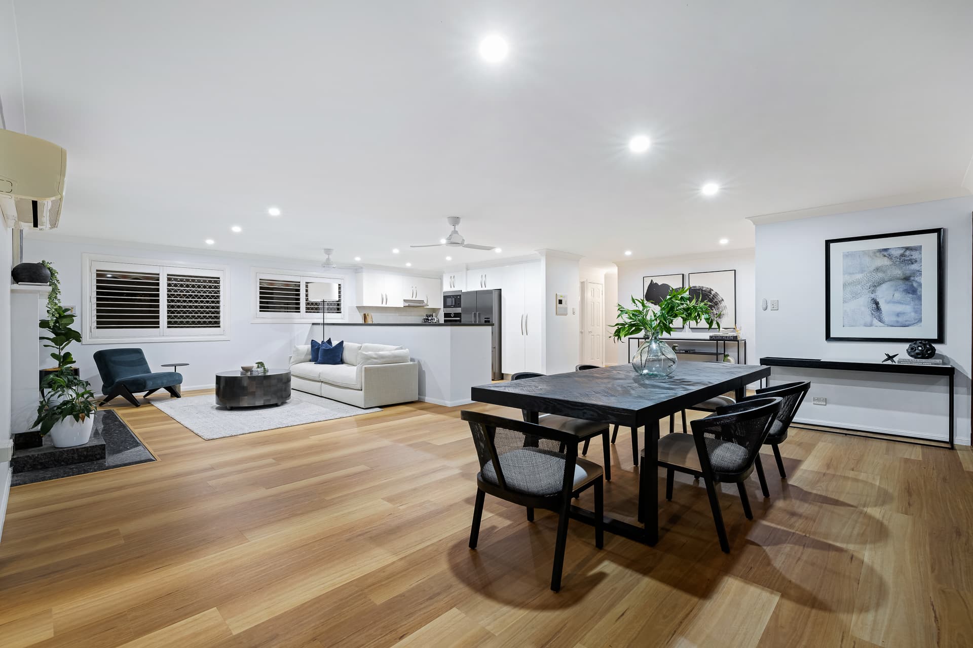 14/11 Williams Parade, Clear Island Waters - Image 1