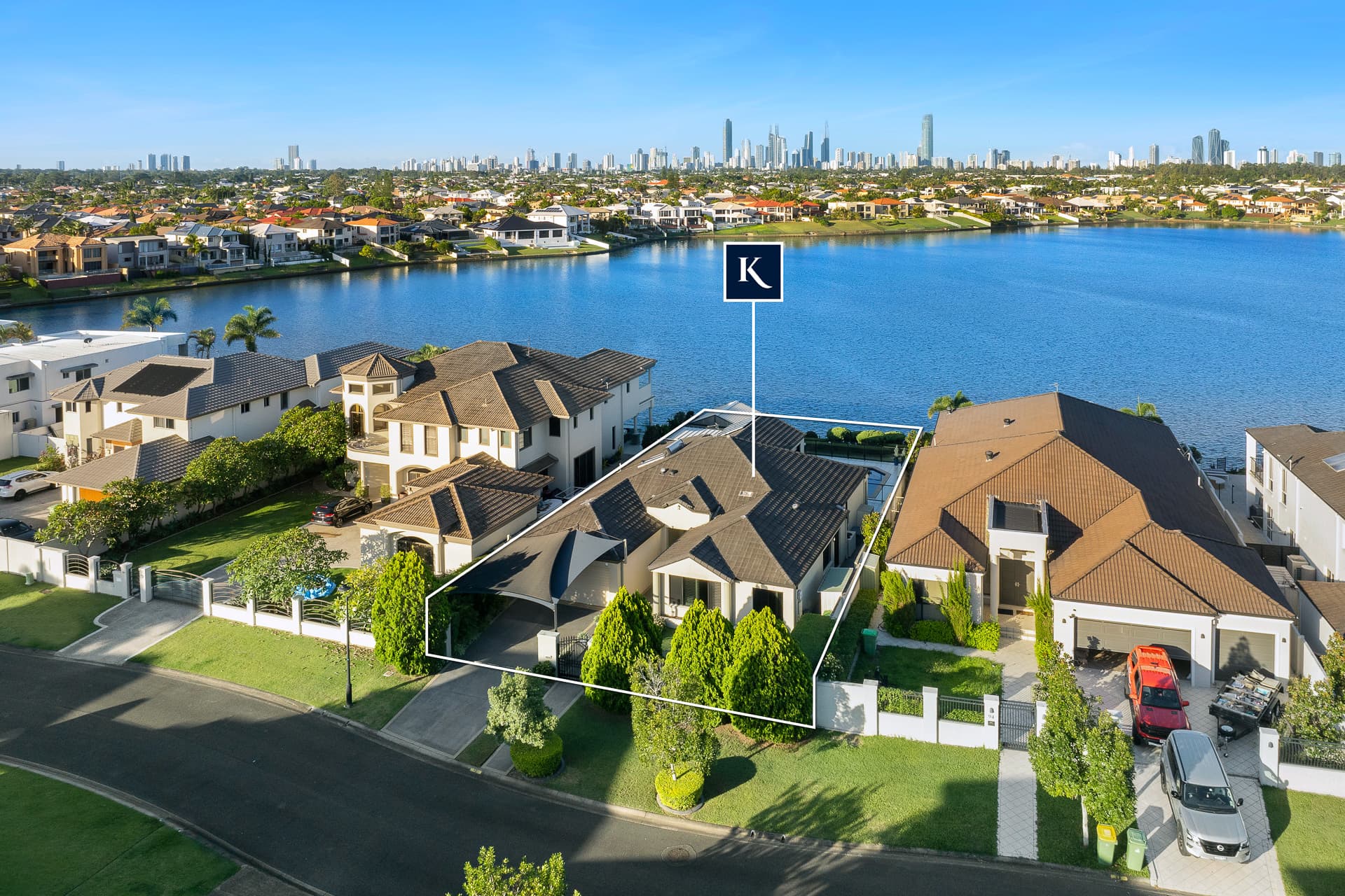 1/8 Williams Parade, Benowa Waters - Thumbnail 3