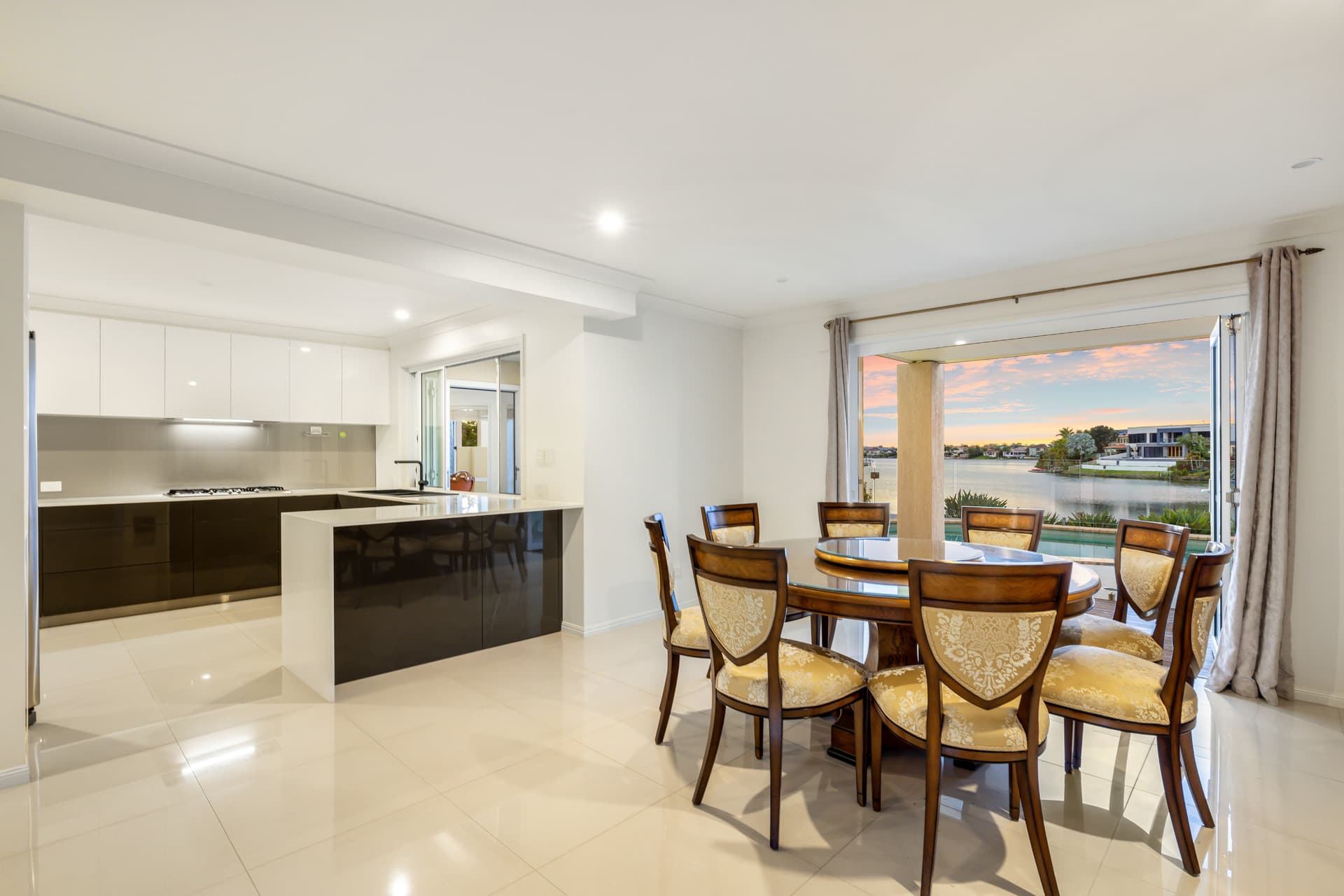 32 Bollard Circuit, Clear Island Waters, QLD, 4226, Clear Island Waters - Thumbnail 7