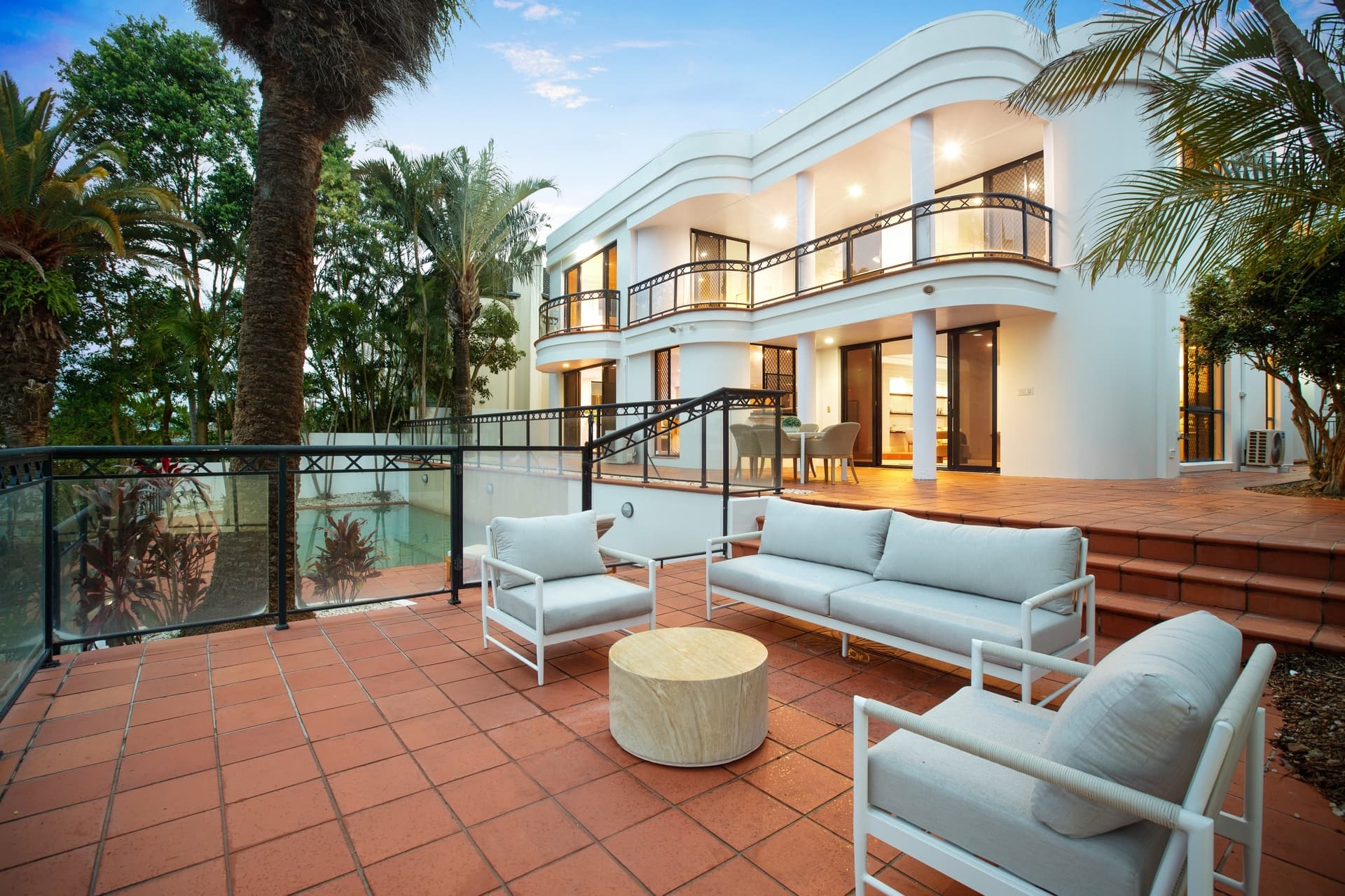15/36-40 Myra Road, Clear Island Waters - Thumbnail 2