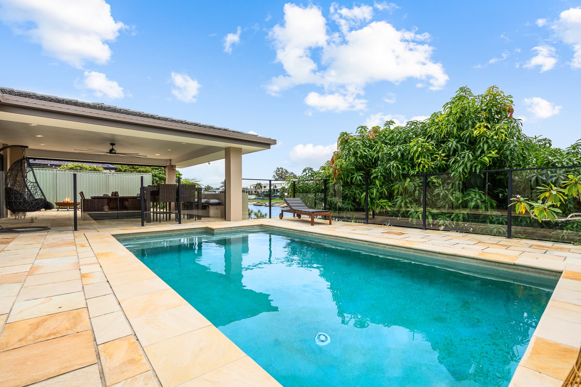 5/525 New Canterbury Road, Broadbeach Waters - Image 1