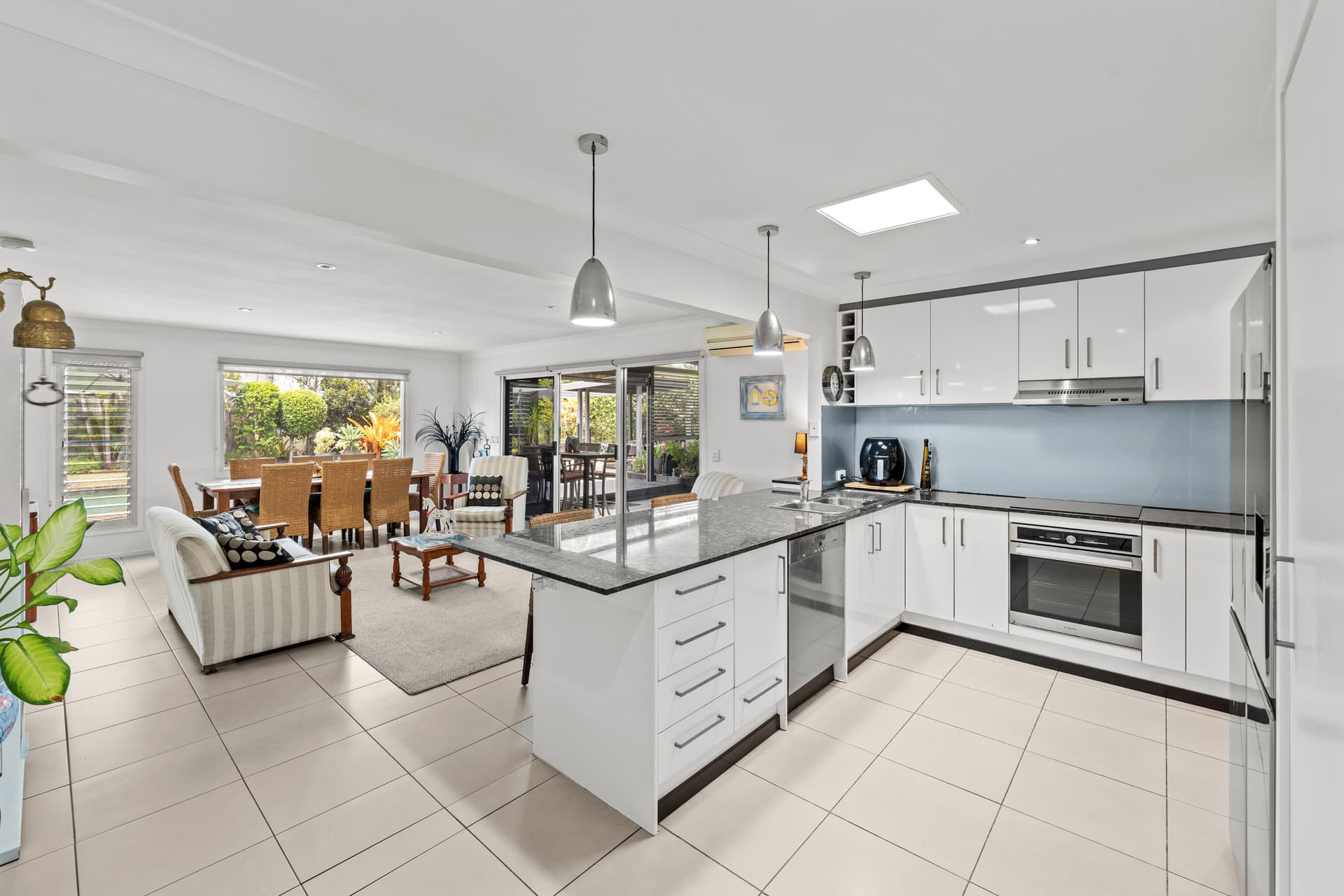 91 Oceanic  Drive, Mermaid Waters, QLD, 4218, Mermaid Waters - Thumbnail 3