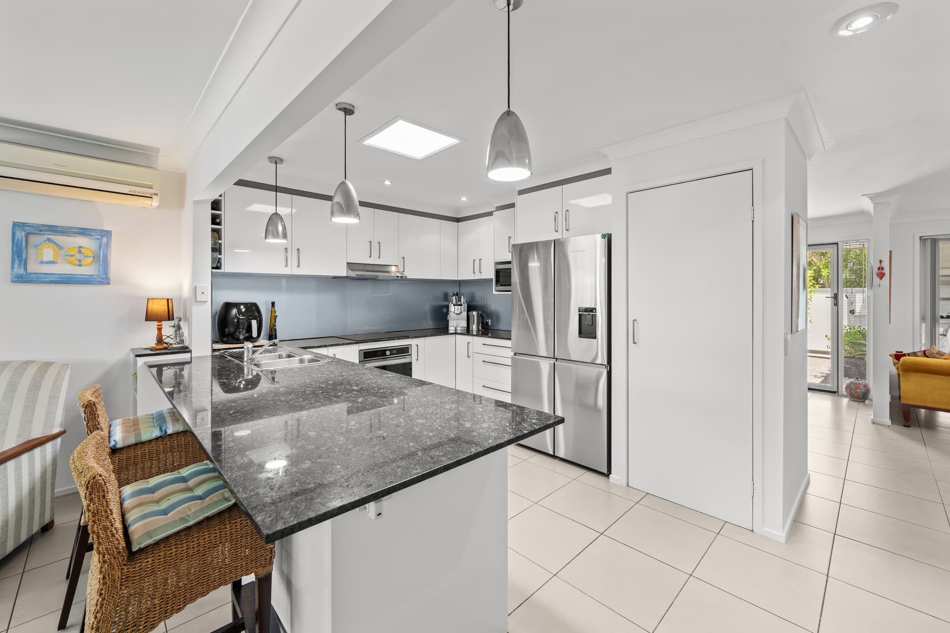 91 Oceanic  Drive, Mermaid Waters, QLD, 4218, Mermaid Waters - Thumbnail 4
