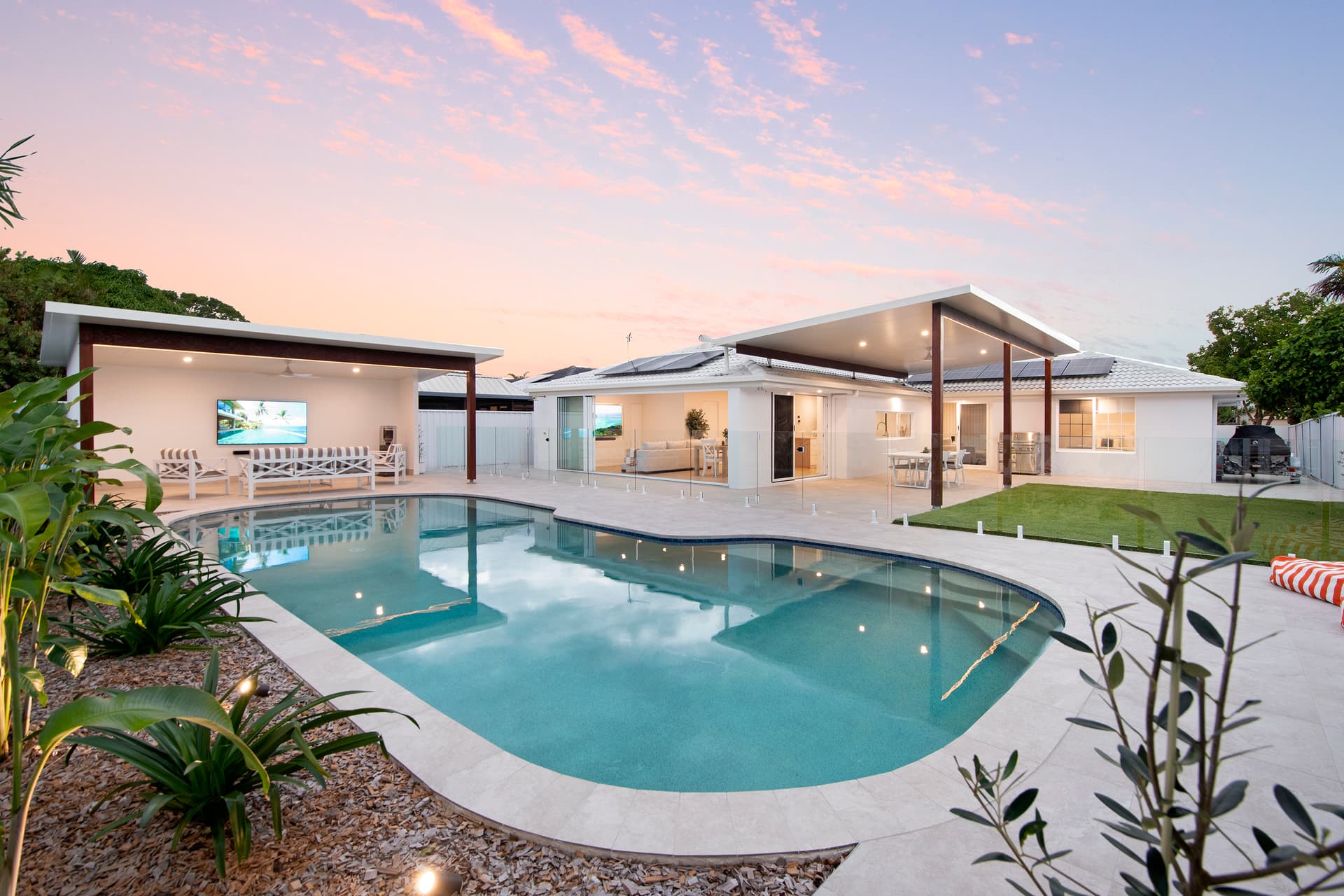 13 Darnay Road, Broadbeach Waters, QLD, 4218, Broadbeach Waters - Thumbnail 2