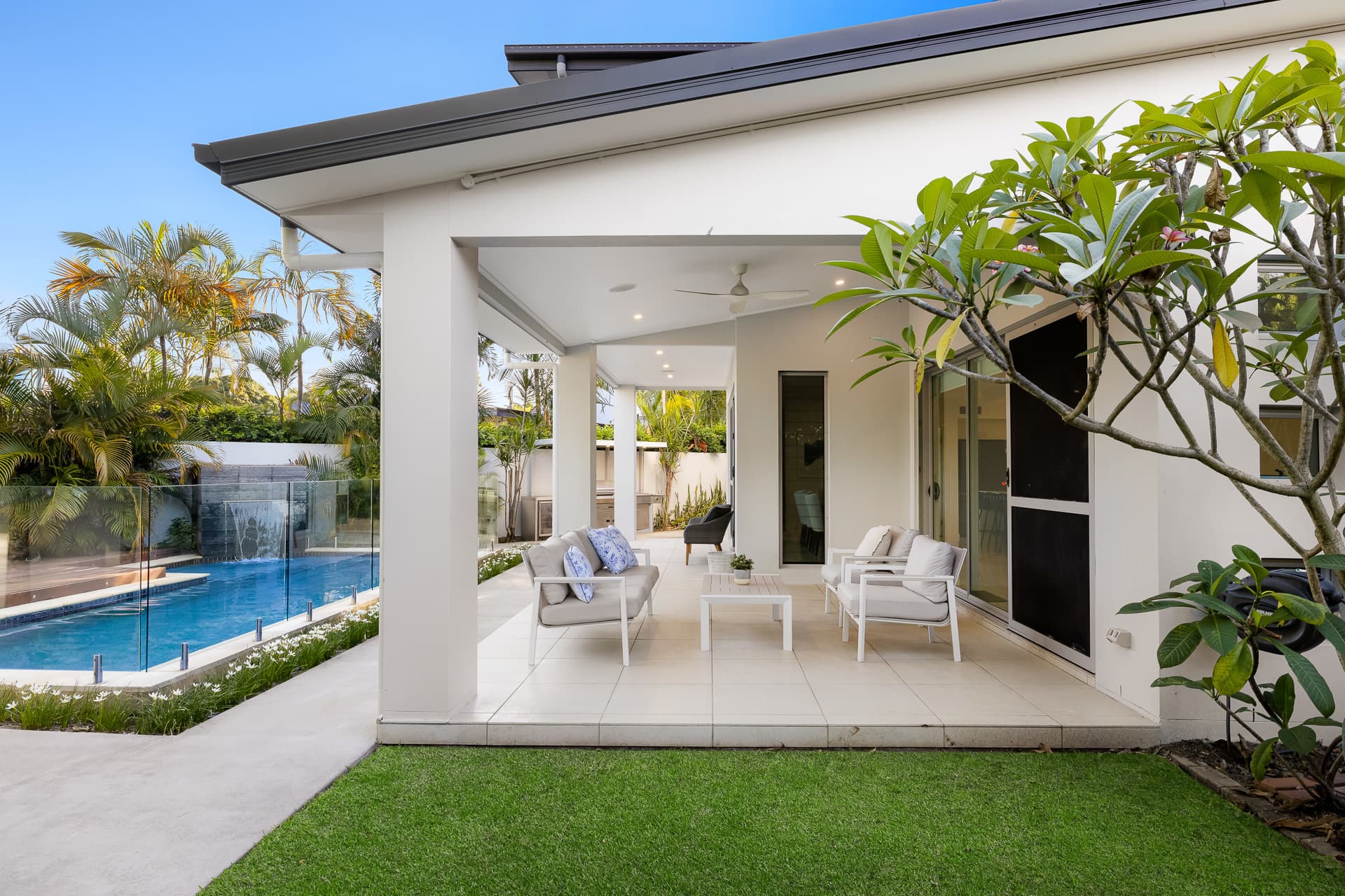 12 Kapala Street, Southport, QLD, 4215, Southport - Thumbnail 2