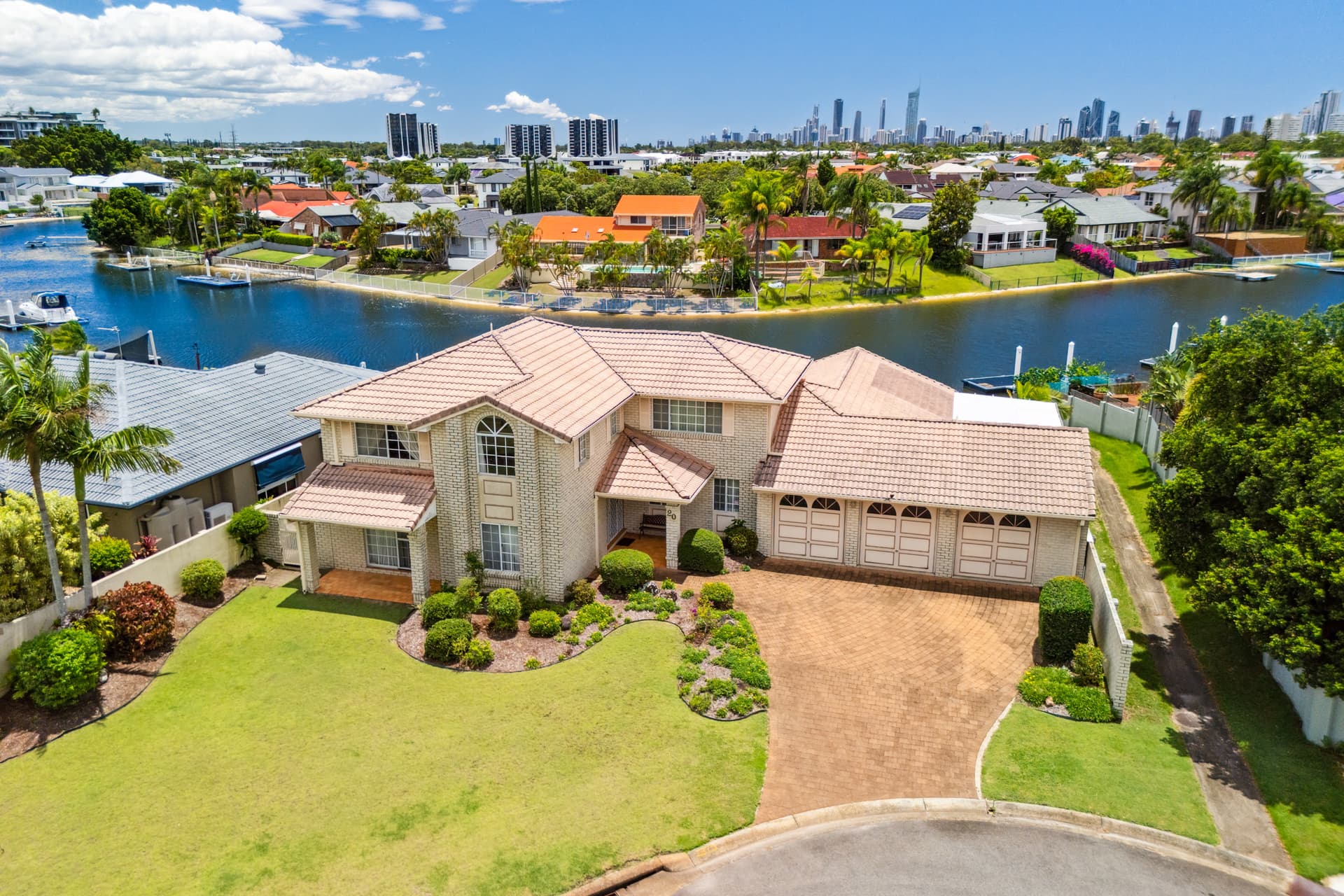 20 Wollundry  Place, Mermaid Waters, QLD, 4218, Mermaid Waters - Thumbnail 2
