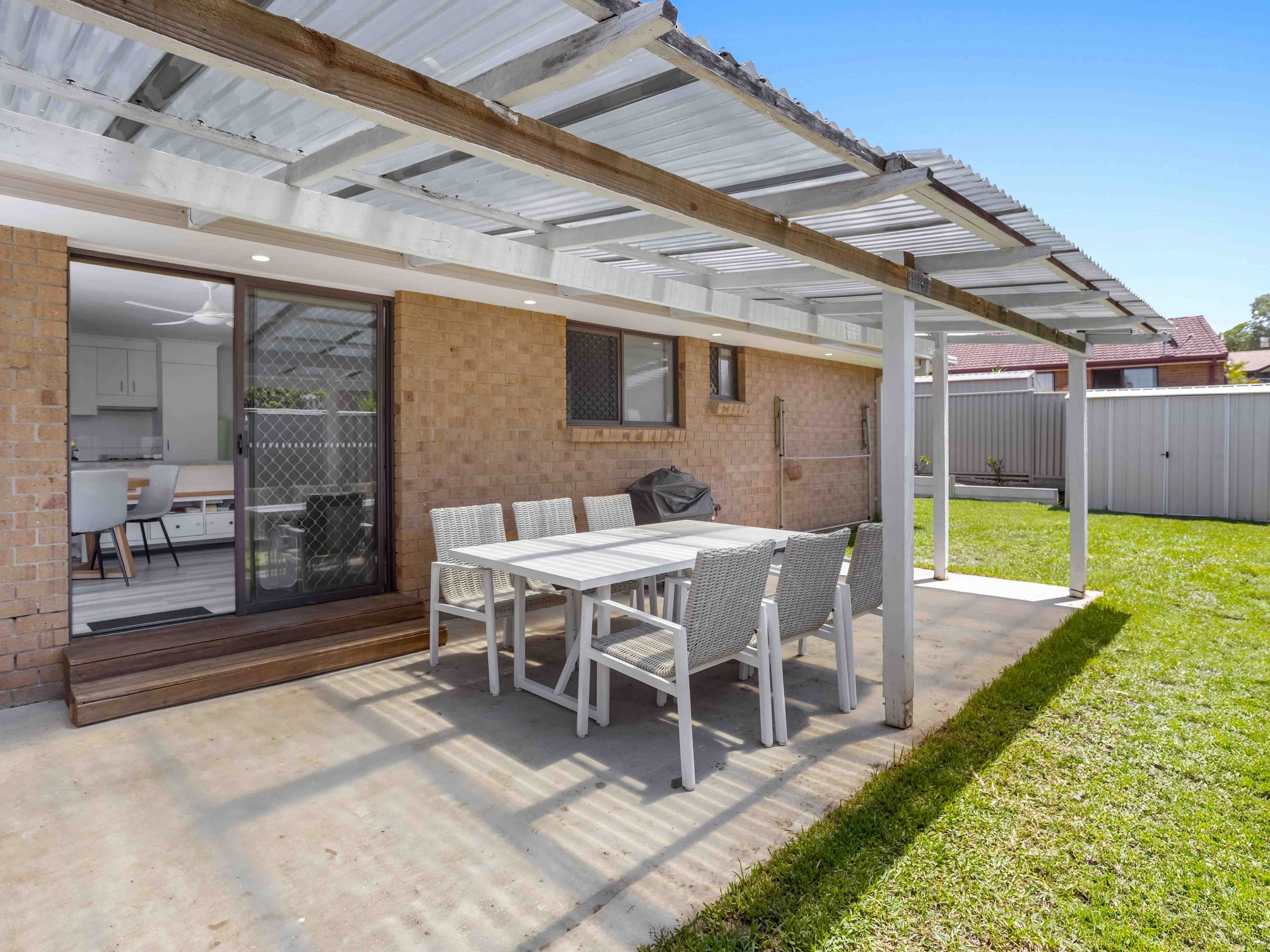 216 Olsen Avenue, Arundel QLD 4214, Arundel - Thumbnail 5