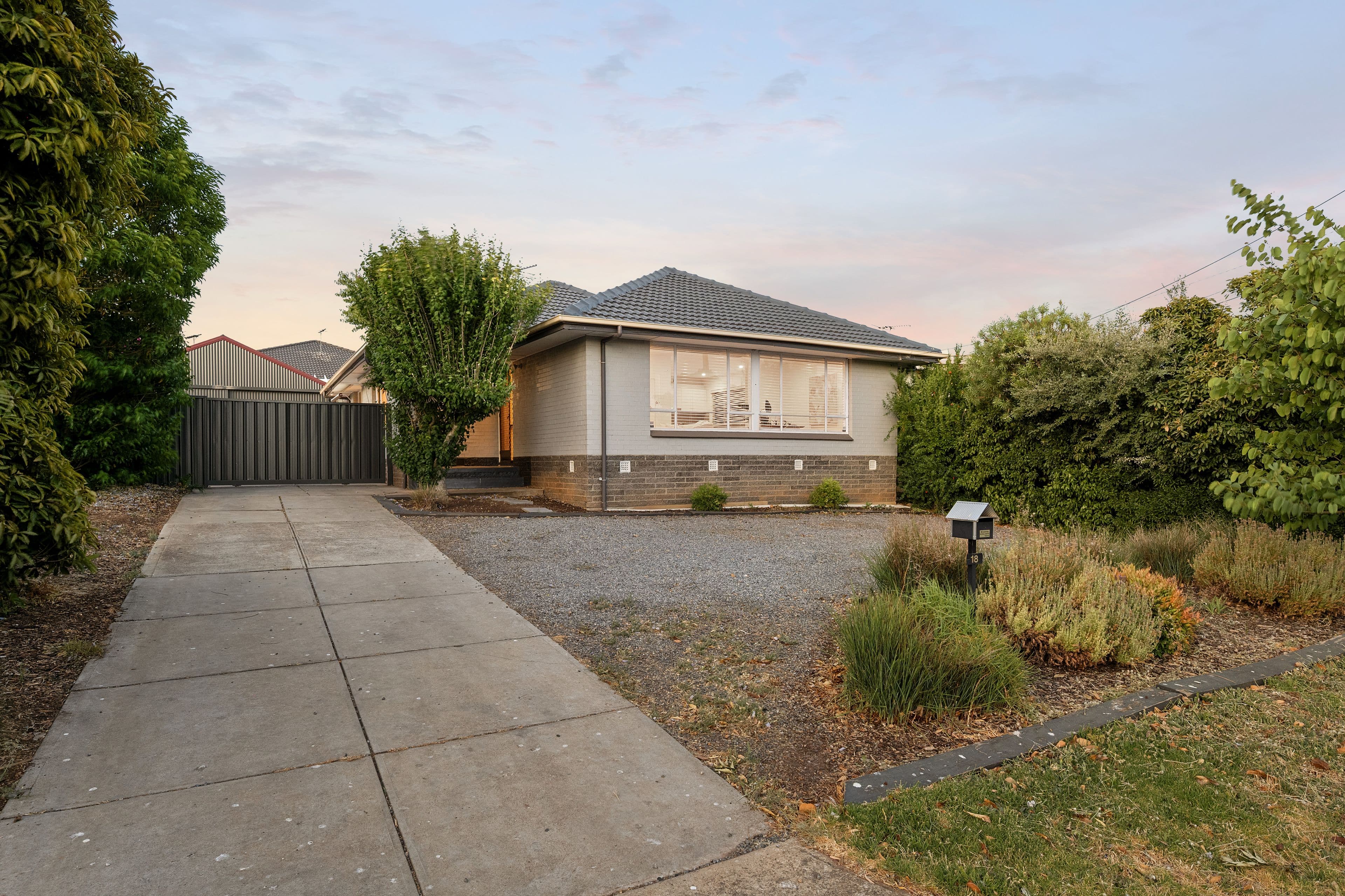 18 Hillary Crescent, Modbury North SA 5092, Modbury North - Thumbnail 2