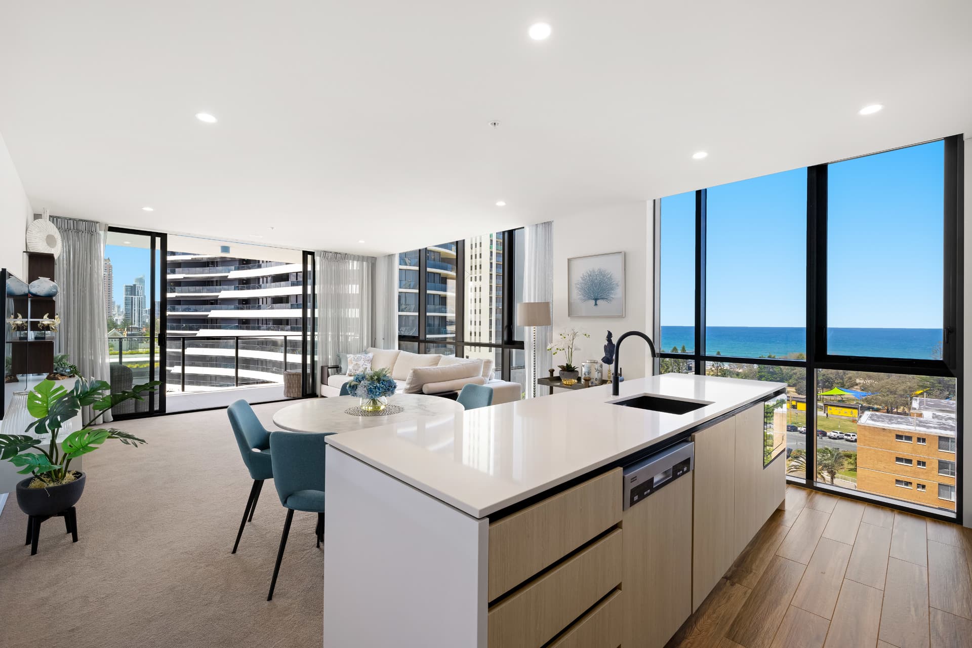 Level 9, 14/14 Elizabeth Avenue, Broadbeach, QLD, 4218, Broadbeach - Thumbnail 3