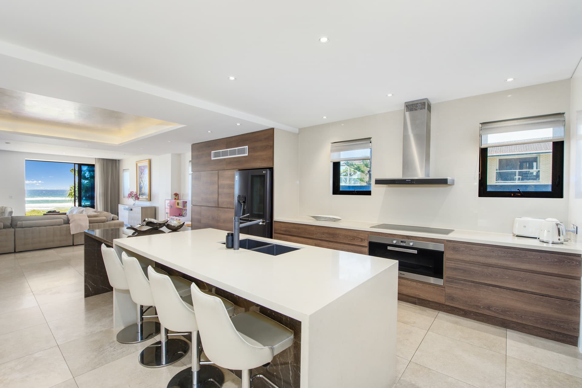 17 Hedges Avenue, Mermaid Beach, QLD, 4218, Mermaid Beach - Thumbnail 6