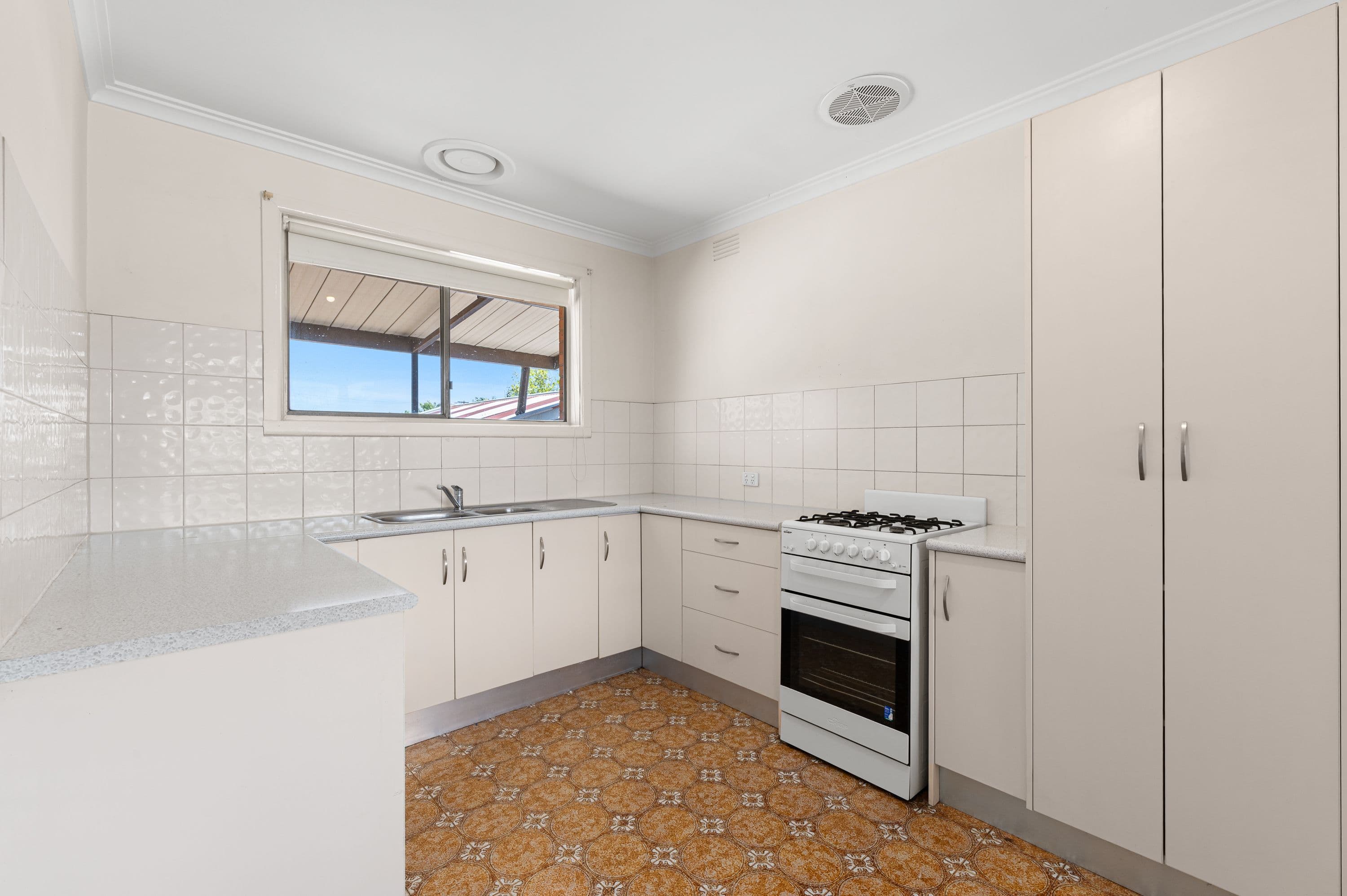 63 Curtin Avenue, Lalor VIC 3075, Lalor - Thumbnail 3