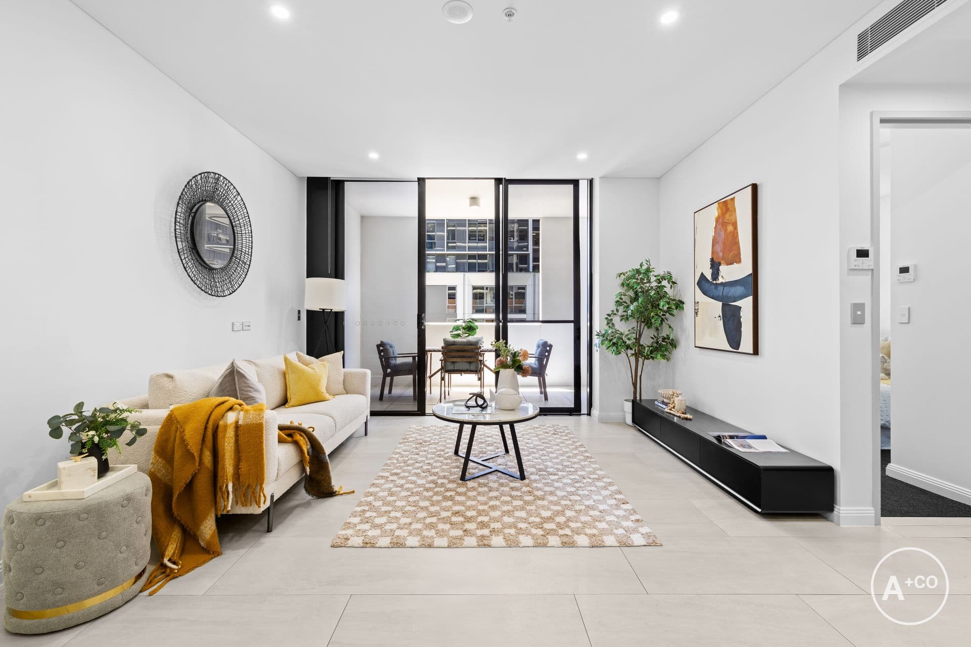 327/126 Banks Avenue, Eastgardens, Eastgardens - Thumbnail 2