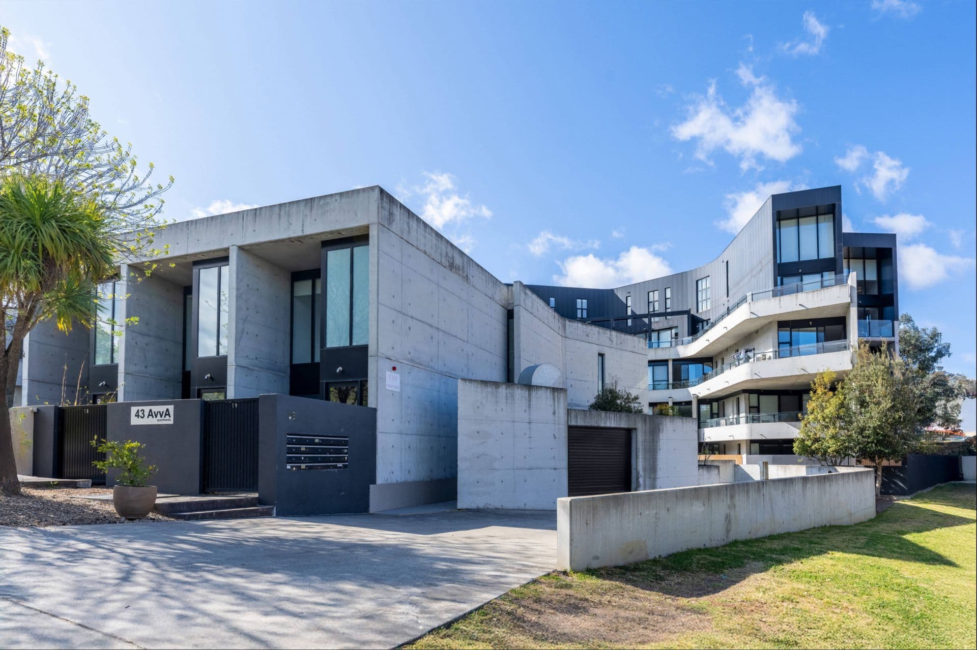 16/43 Hampton Circuit Yarralumla ACT, Yarralumla - Image 1
