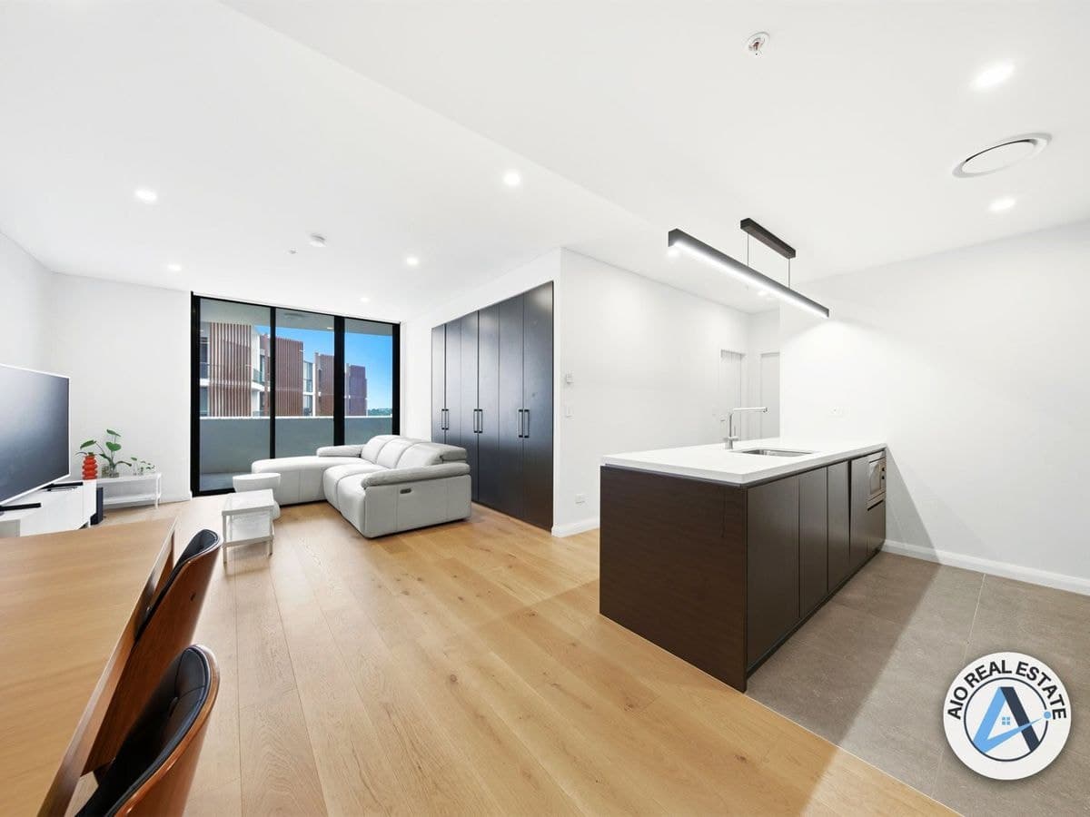 820 / 32 Civic Way, Rouse Hill, Rouse Hill - Thumbnail 2