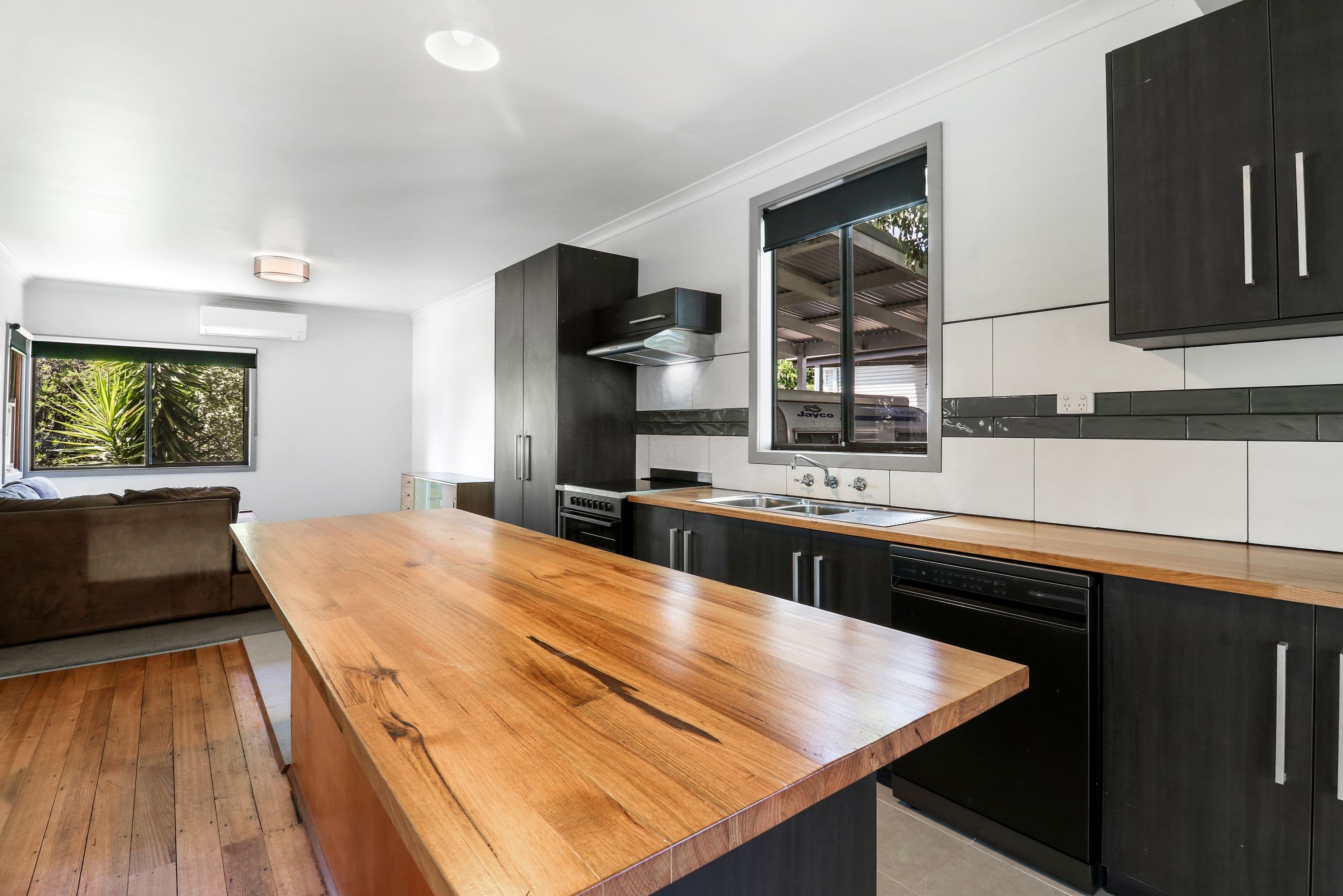 12 Tena Avenue, Horsham VIC 3400, Horsham - Thumbnail 2