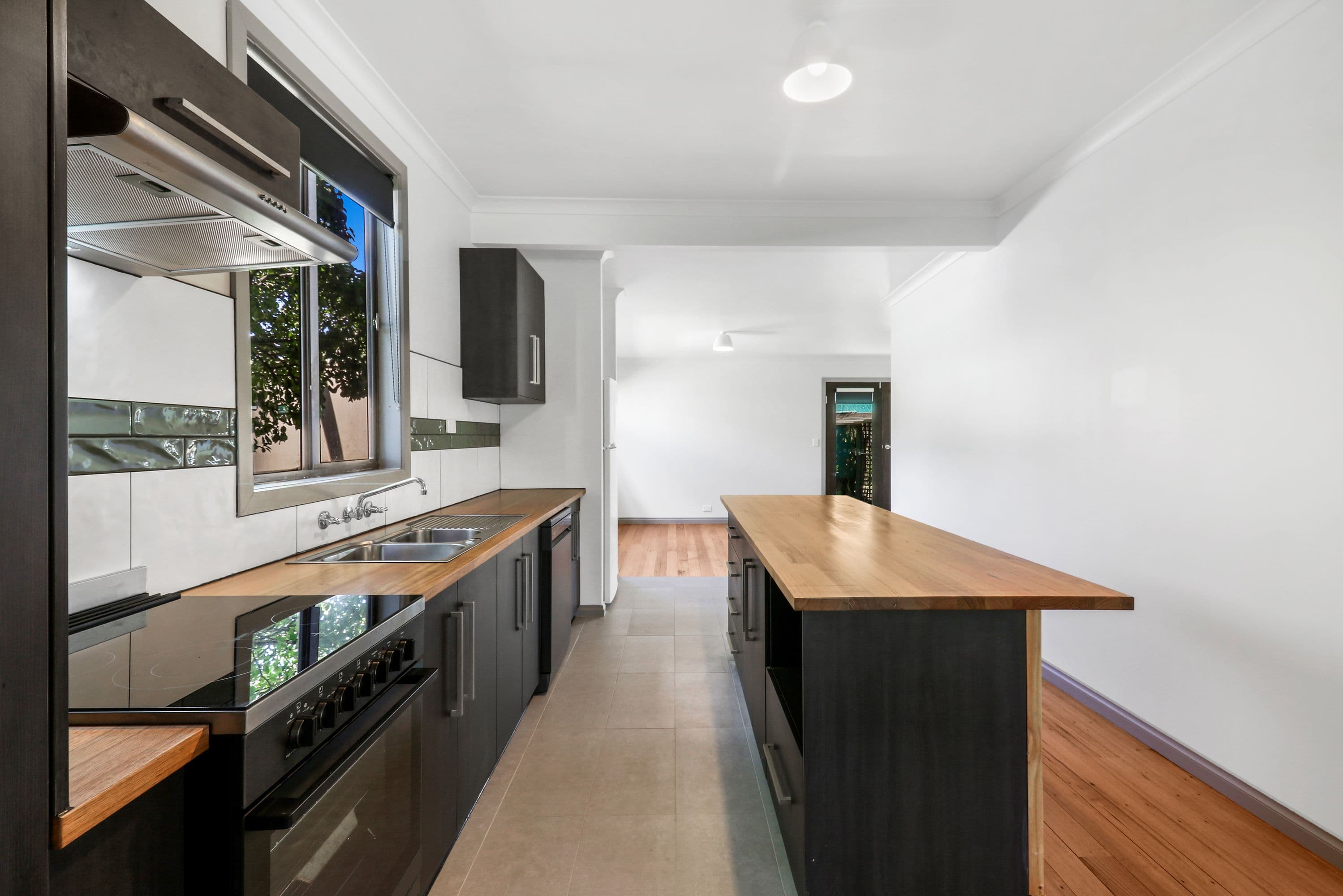 12 Tena Avenue, Horsham VIC 3400, Horsham - Thumbnail 4
