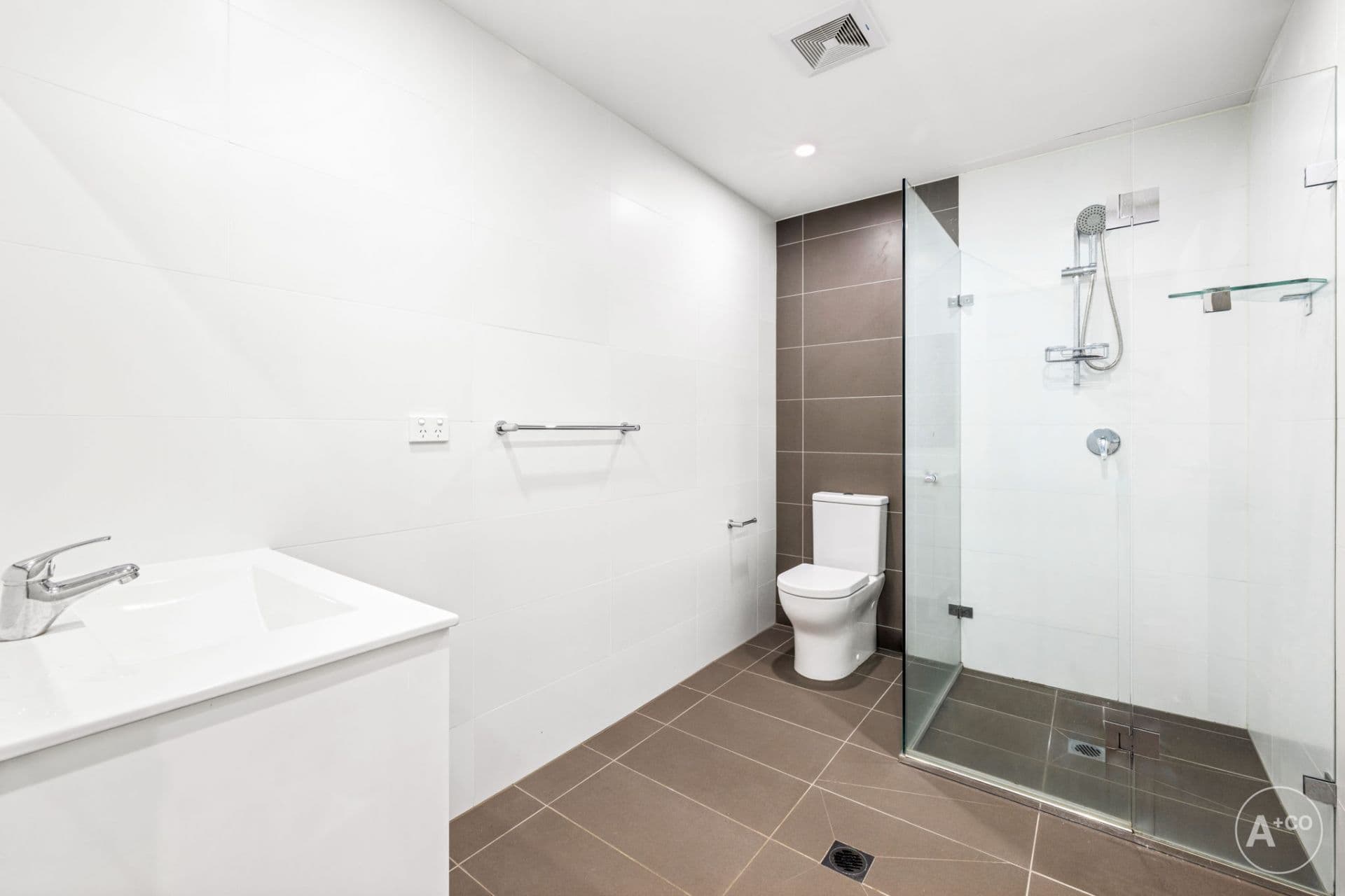 202/2 Mahroot Street, Botany, Botany - Image 1