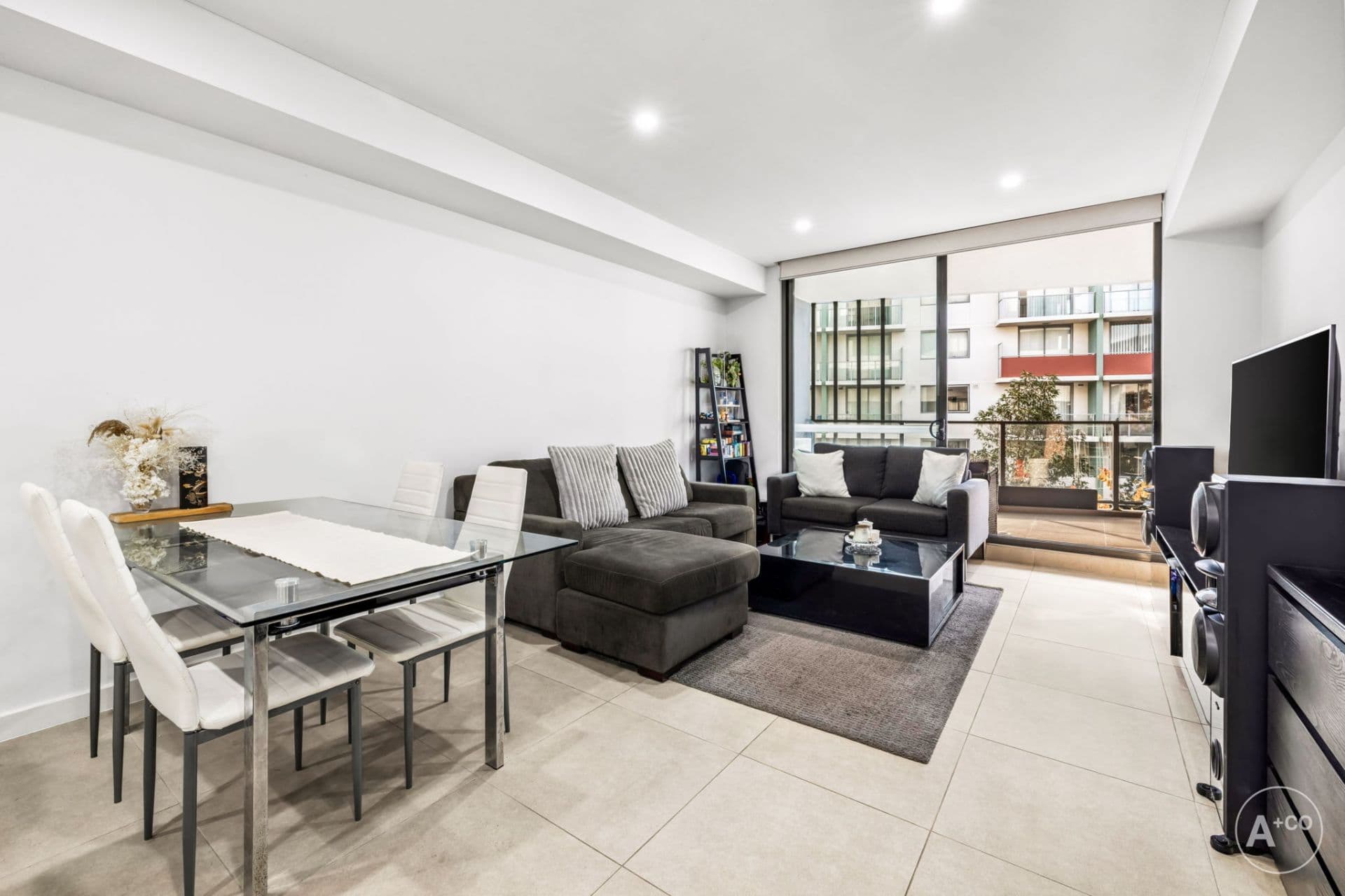 202/2 Mahroot Street, Botany, Botany - Thumbnail 2
