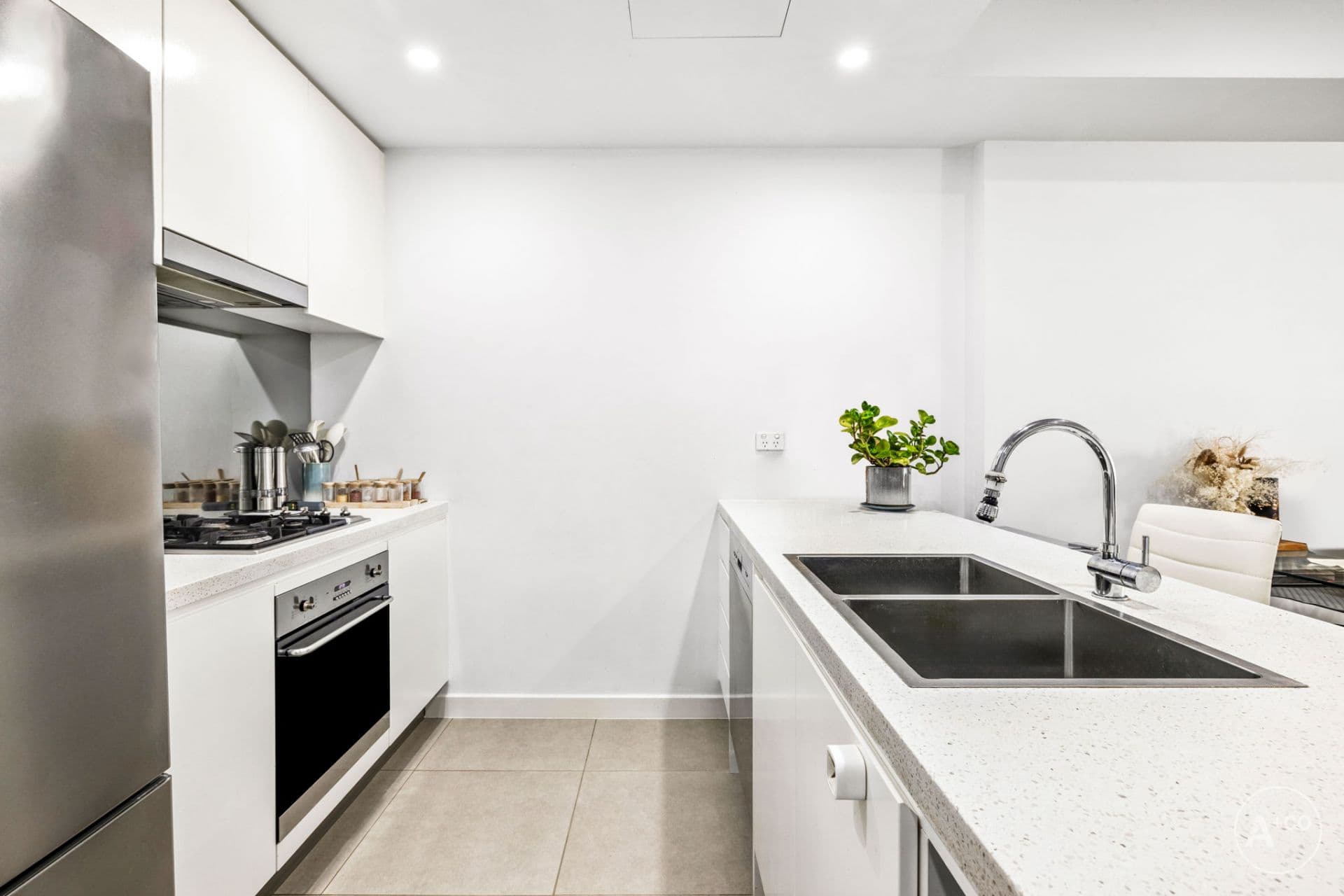202/2 Mahroot Street, Botany, Botany - Thumbnail 5