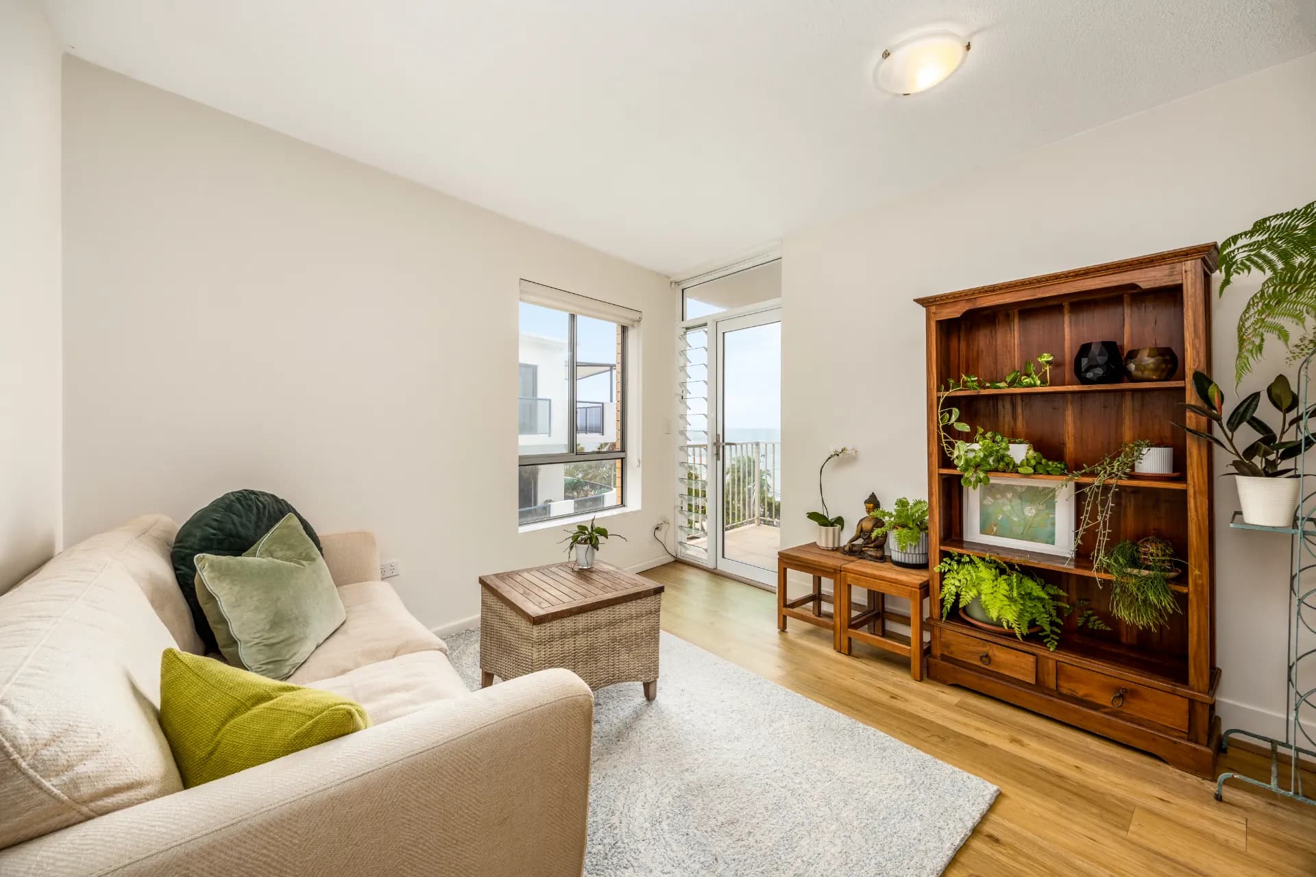 8/89 Marine Parade, Redcliffe - Thumbnail 2