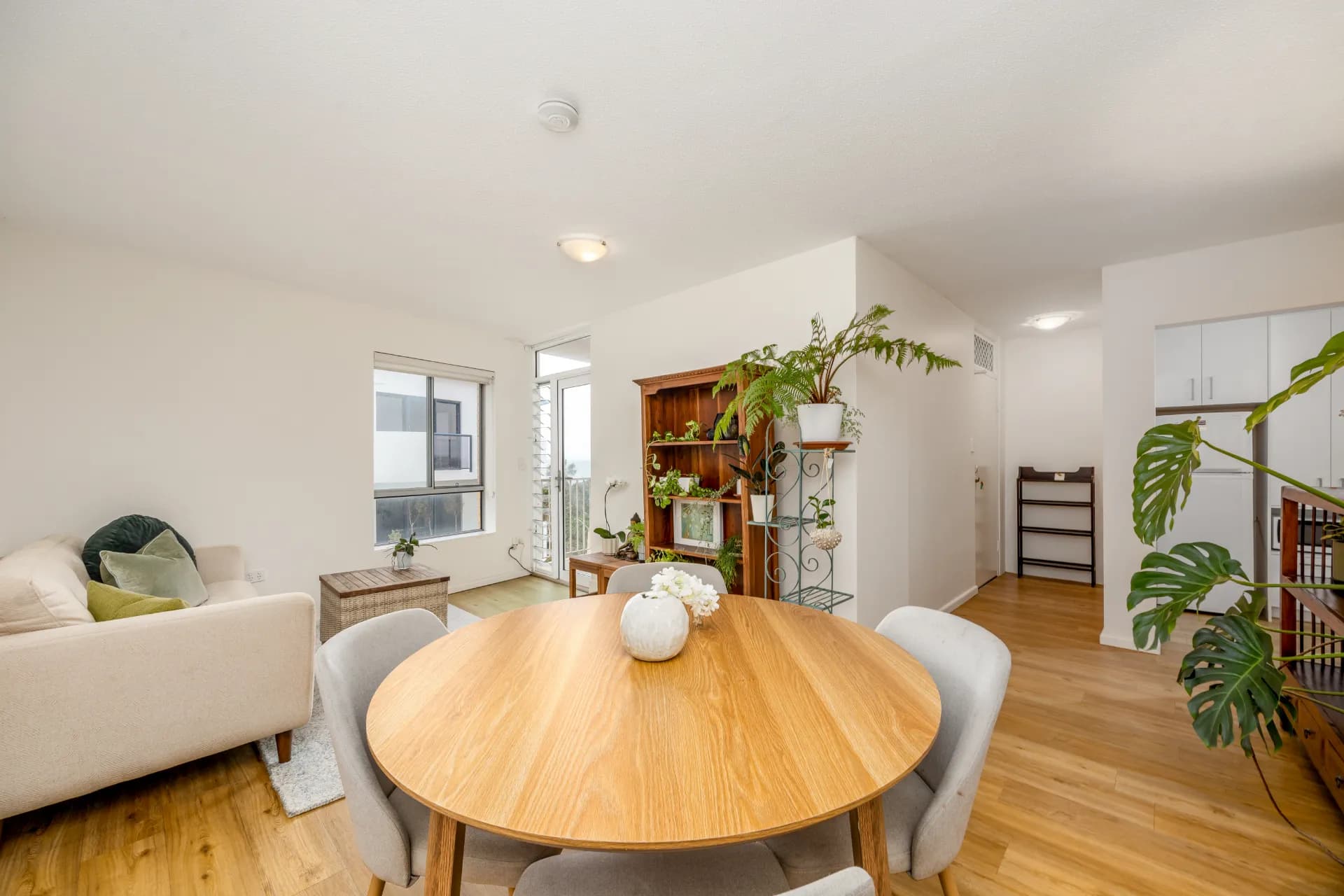 8/89 Marine Parade, Redcliffe - Thumbnail 6