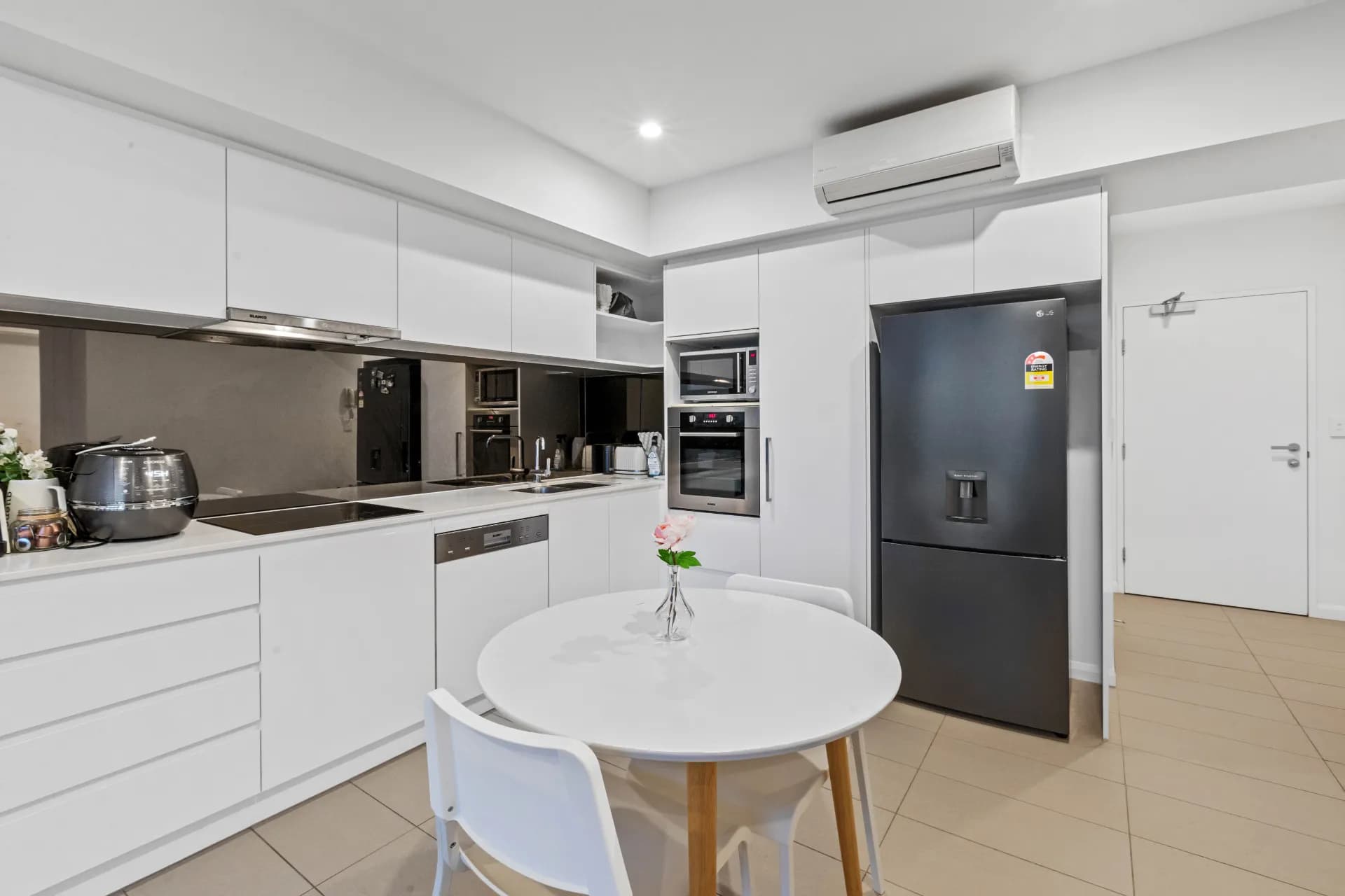20604/300 Old Cleveland Road, Coorparoo - Thumbnail 5