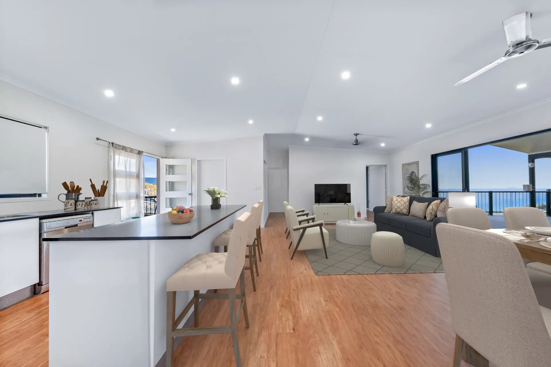 21 Yachtsman Parade, Cannonvale - Thumbnail 5