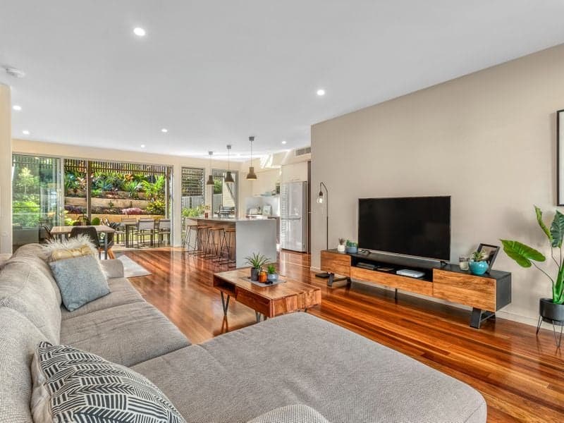 100/35 Kersley Road, Kenmore - Thumbnail 3