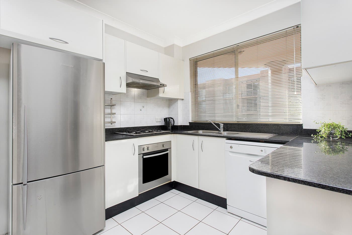 12/20-24 Mansfield Avenue, Caringbah - Thumbnail 3