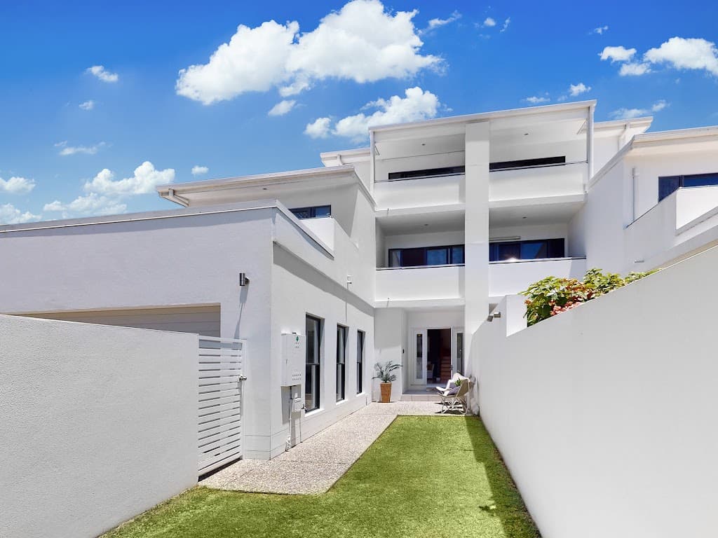 1/40 Bayview Street, Runaway Bay, QLD, 4216, Runaway Bay - Thumbnail 3