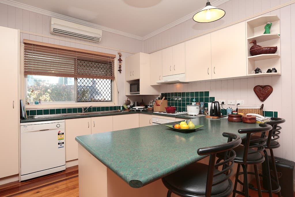 29 Cole, Silkstone, QLD, 4304, Silkstone - Thumbnail 5