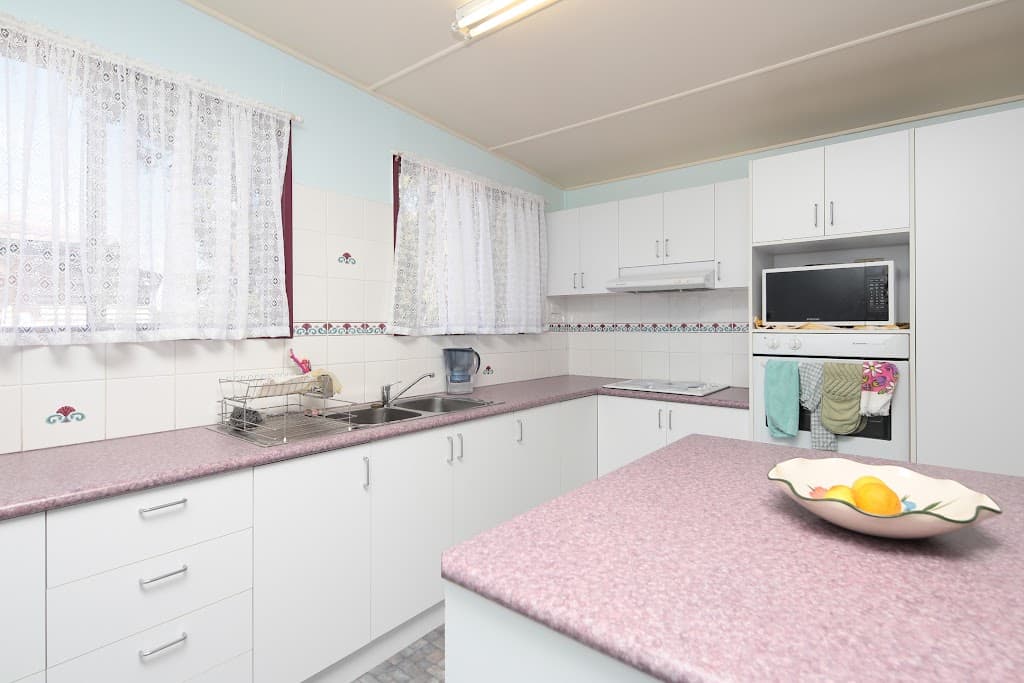 1 Loveanius Street, Silkstone, QLD, 4304, Silkstone - Thumbnail 2