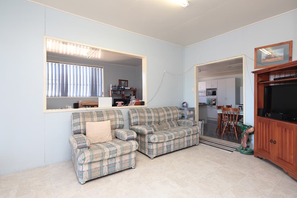 1 Loveanius Street, Silkstone, QLD, 4304, Silkstone - Thumbnail 6