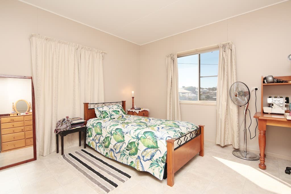1 Loveanius Street, Silkstone, QLD, 4304, Silkstone - Thumbnail 8