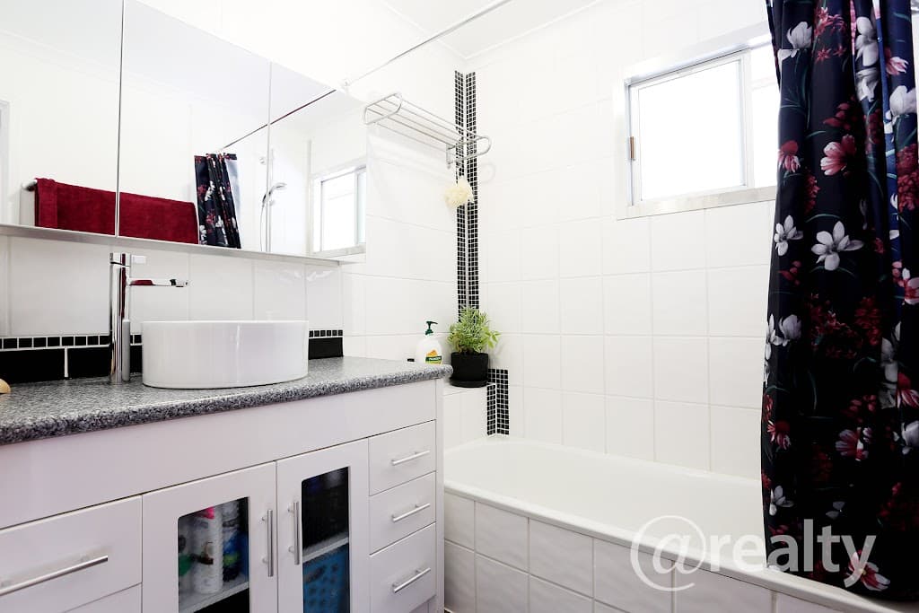 8 Borodin Street, Bellbird Park, QLD, 4300, Bellbird Park - Thumbnail 4