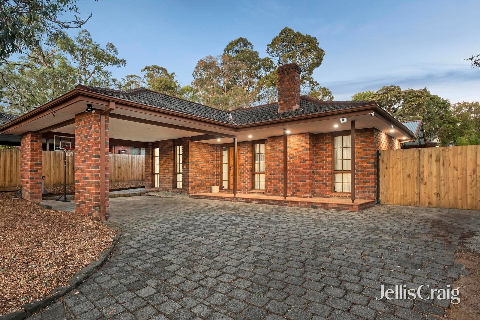 32 Danielle Crescent, Heathmont, Heathmont - Thumbnail 2