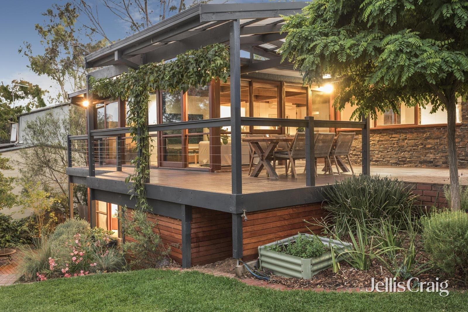 8 Jelbart Court, Eltham, Eltham - Thumbnail 3