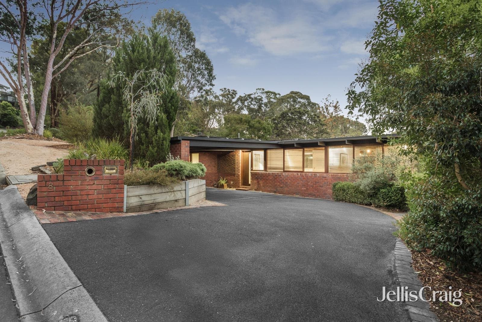 8 Jelbart Court, Eltham, Eltham - Thumbnail 4
